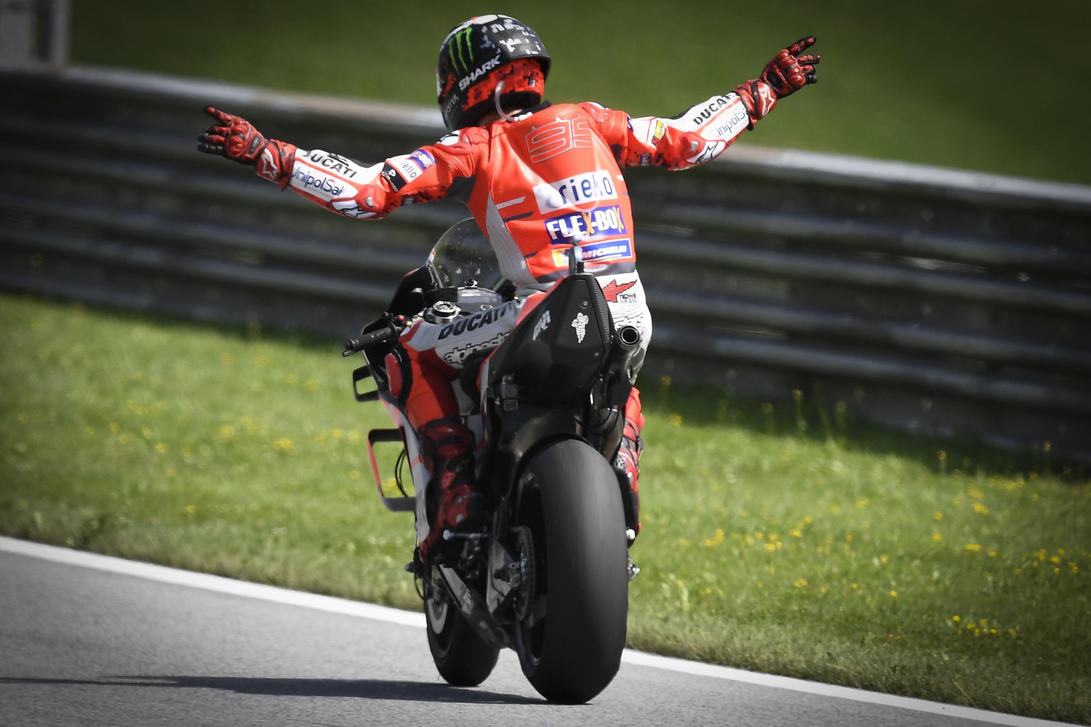 ducati用强力的gp18,在奥地利筑起铜墙铁壁对抗marquez