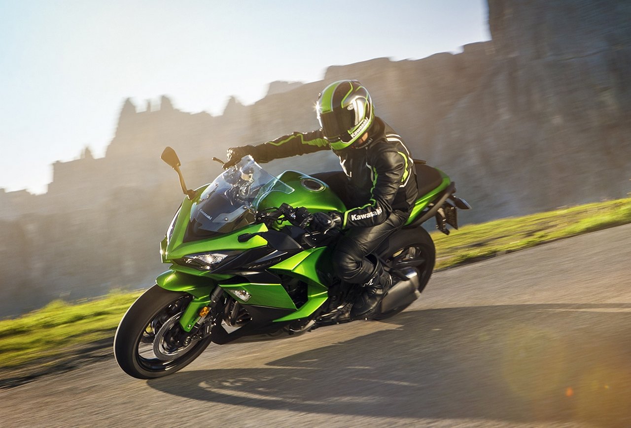 新世代的运动跑旅kawasaki ninja1000(z1000sx)