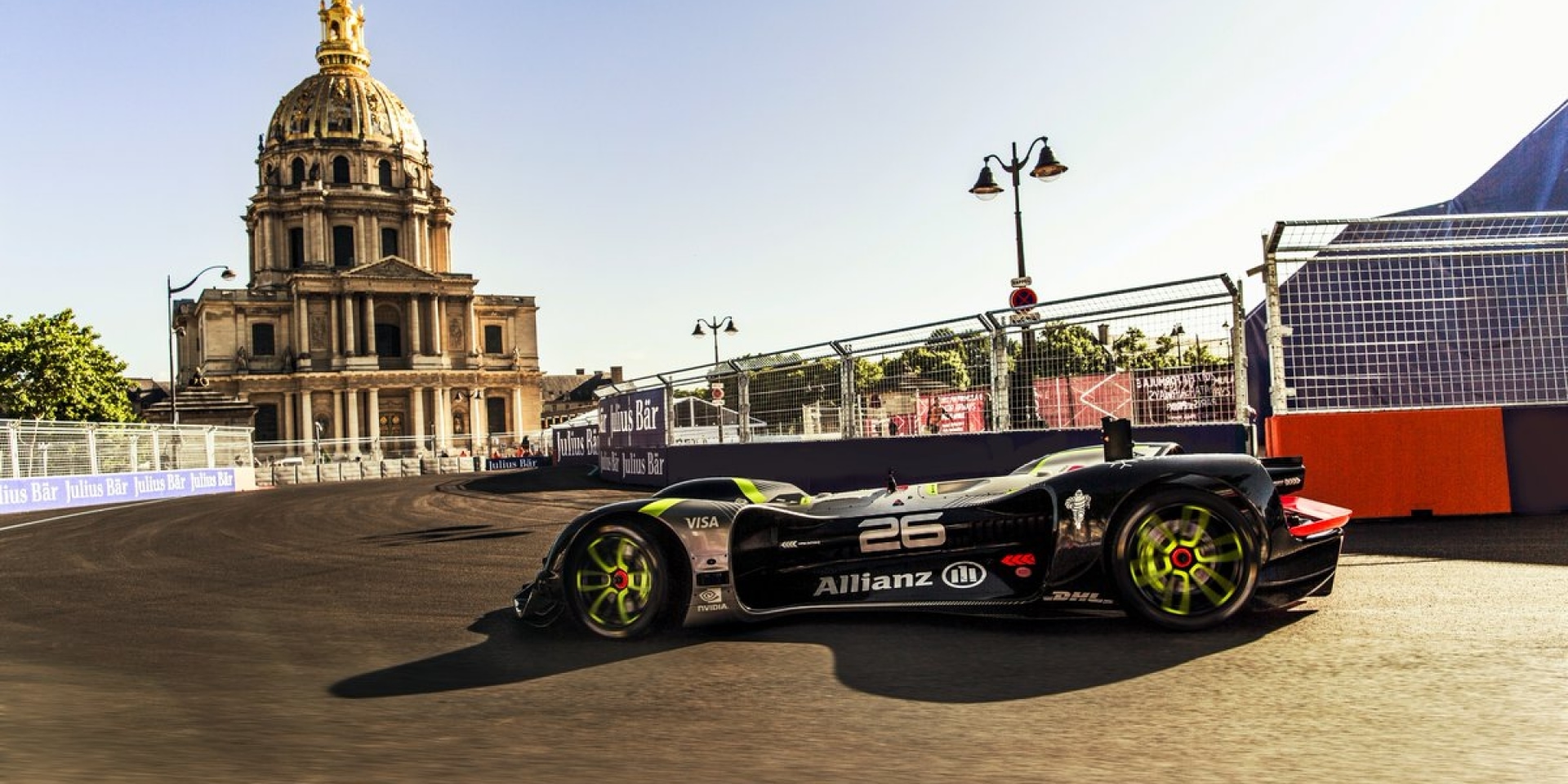 未來賽車降臨！Roborace自動駕駛賽車Formula E巴黎站亮相
