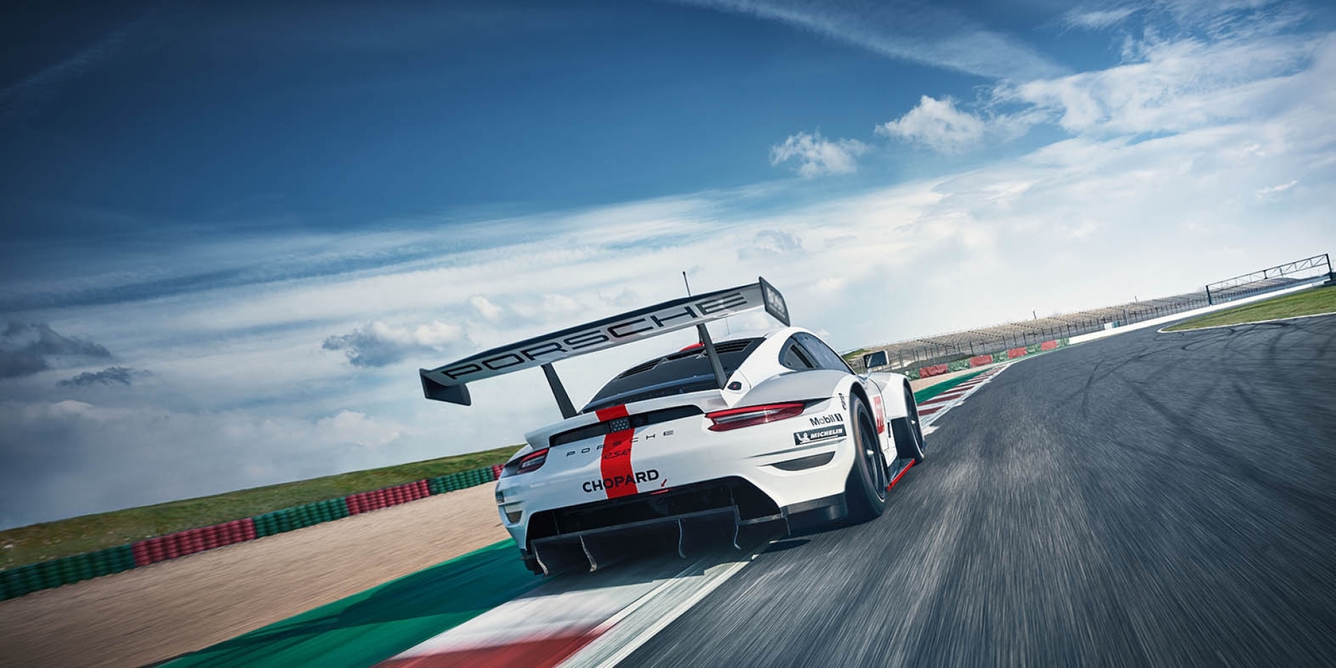 官方新聞稿。Porsche 延續賽道基因採經典自然進氣引擎 全新911 RSR 問鼎冠軍