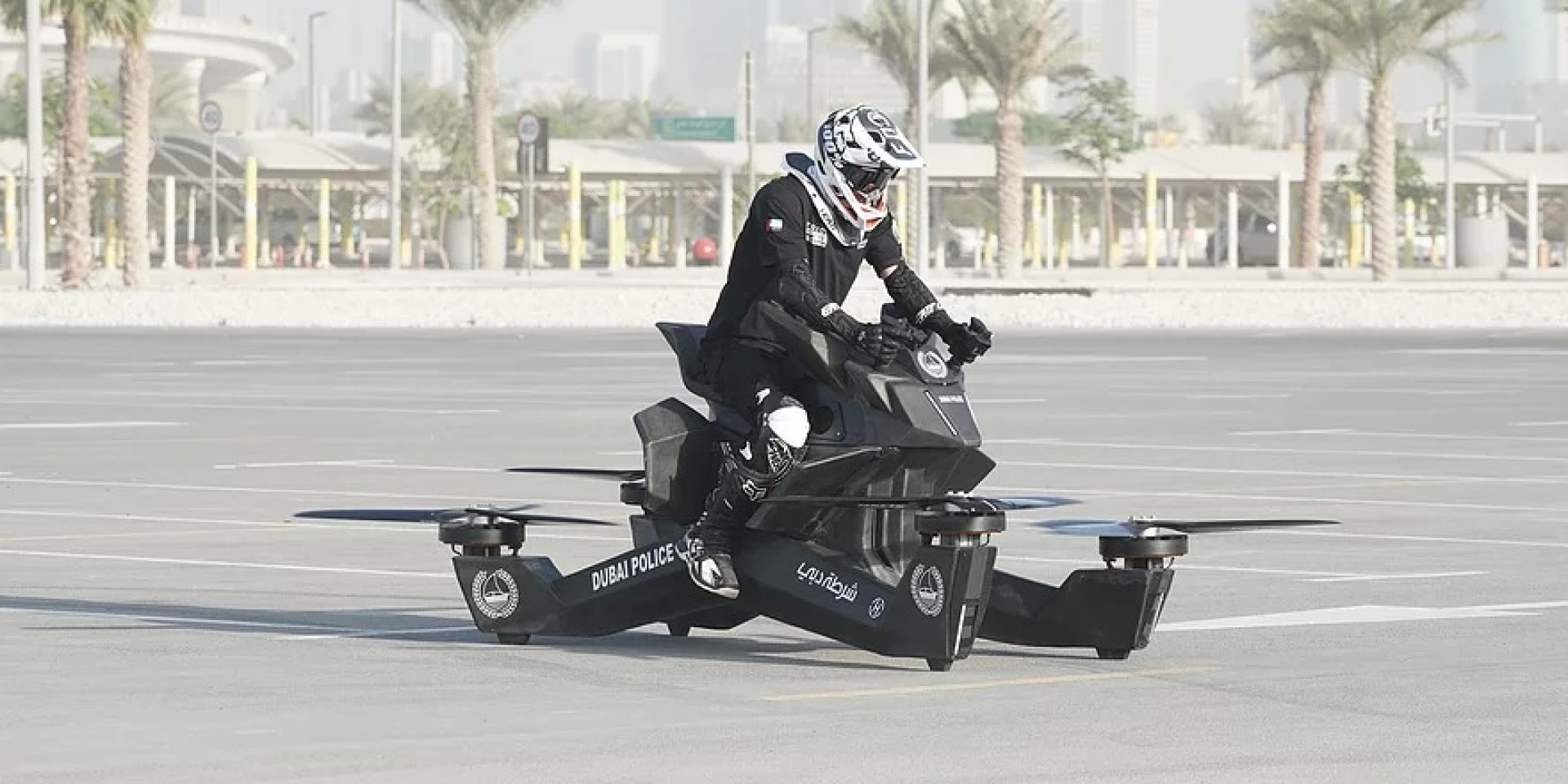 超跑也不是對手？杜拜警方開始飛行載具課程！