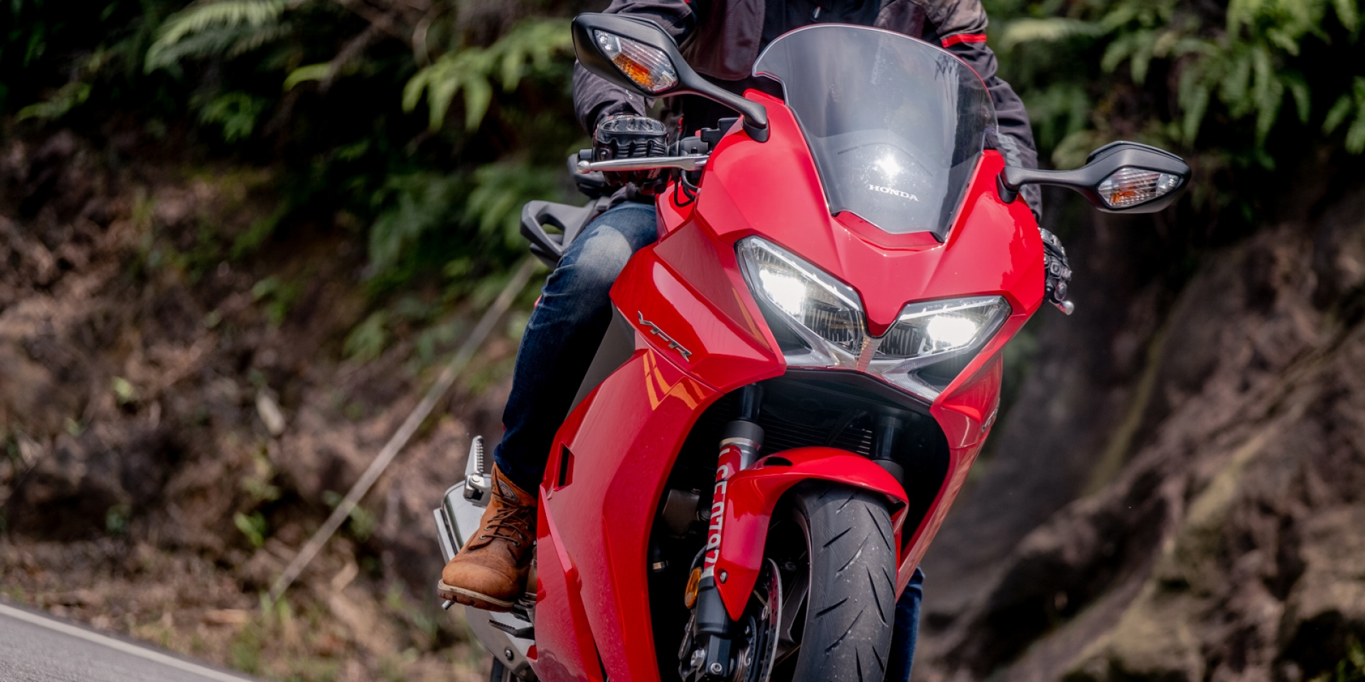 Honda vfr800f v4 discount