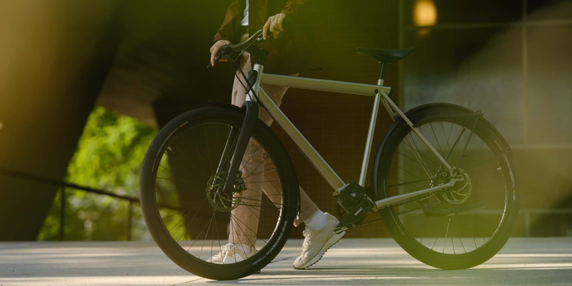 Geos E-Bike：250W馬達、350Wh電池、Gates碳纖維皮帶傳動、15公斤車重的極簡風格電動自行車！