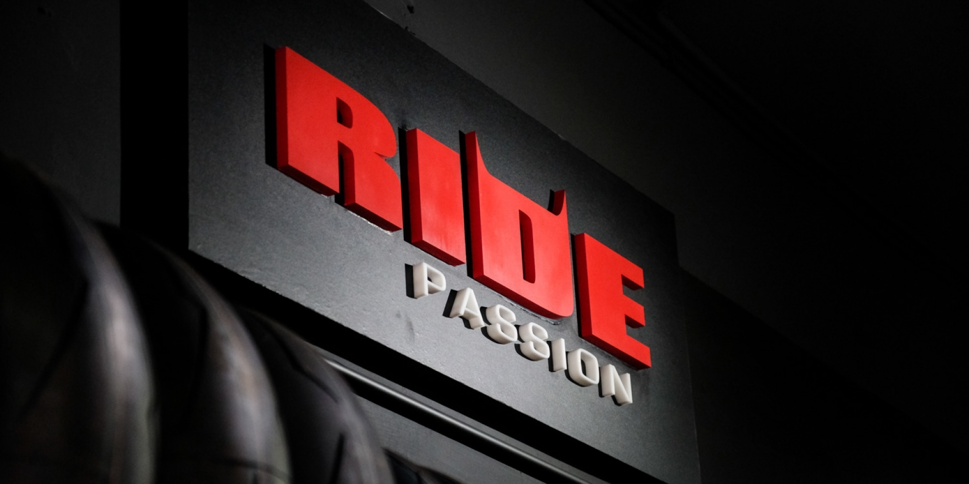 原廠經理人來解惑，再訪PIRELLI形象店RIDE PASSION