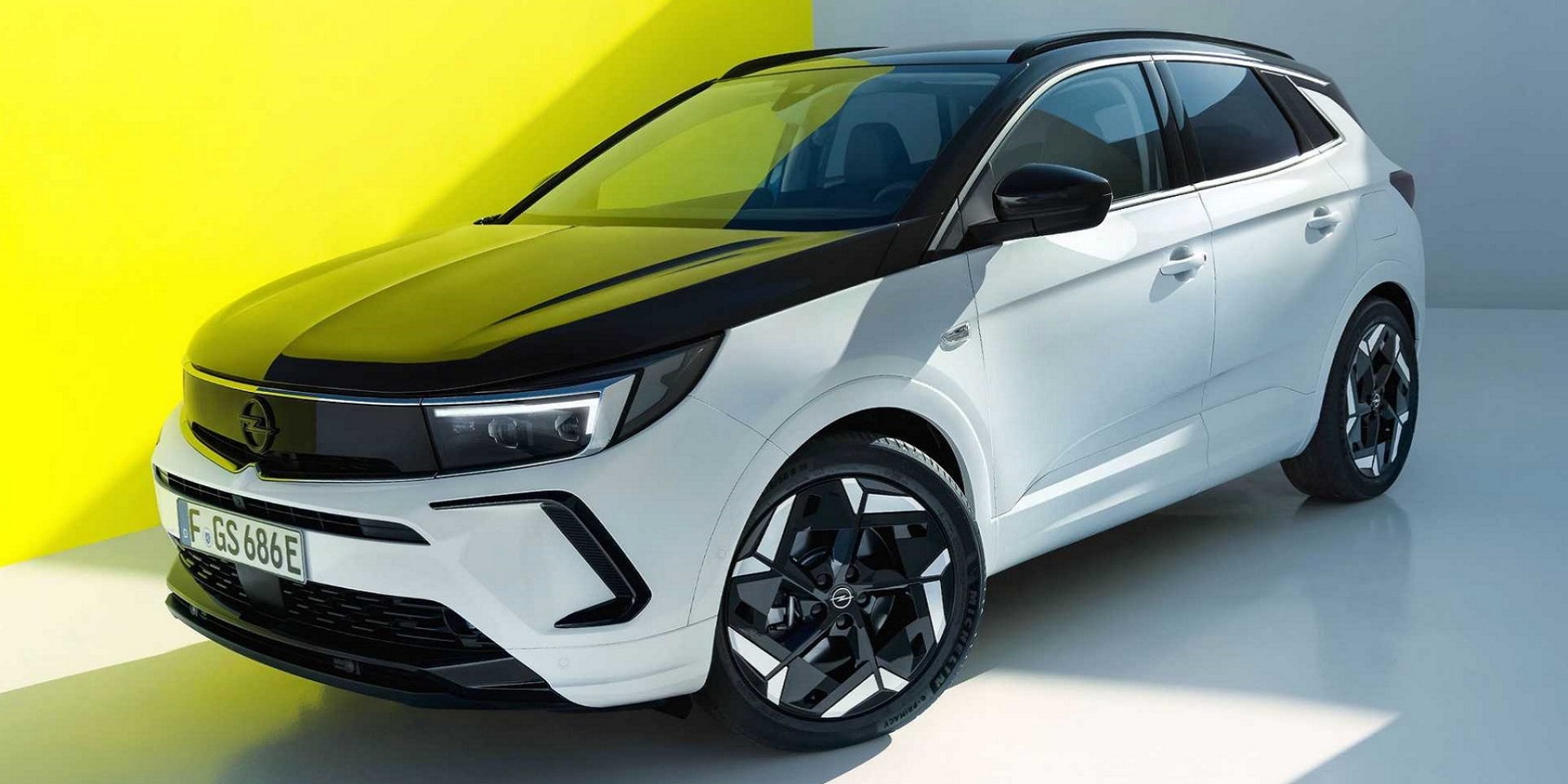 PHEV油電混合動力上身！Opel推出2023年式跨界休旅Grandland GSe