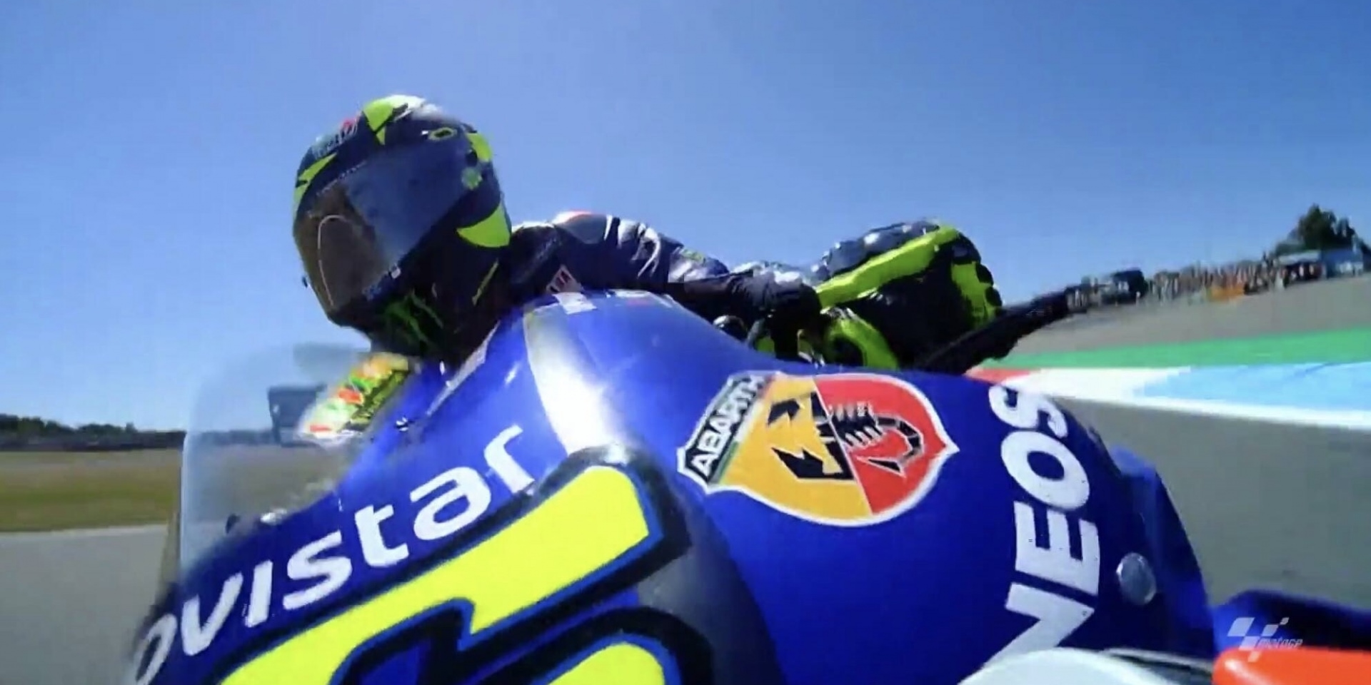 時速200公里的追撞！Valentino Rossi：上帝有保佑！