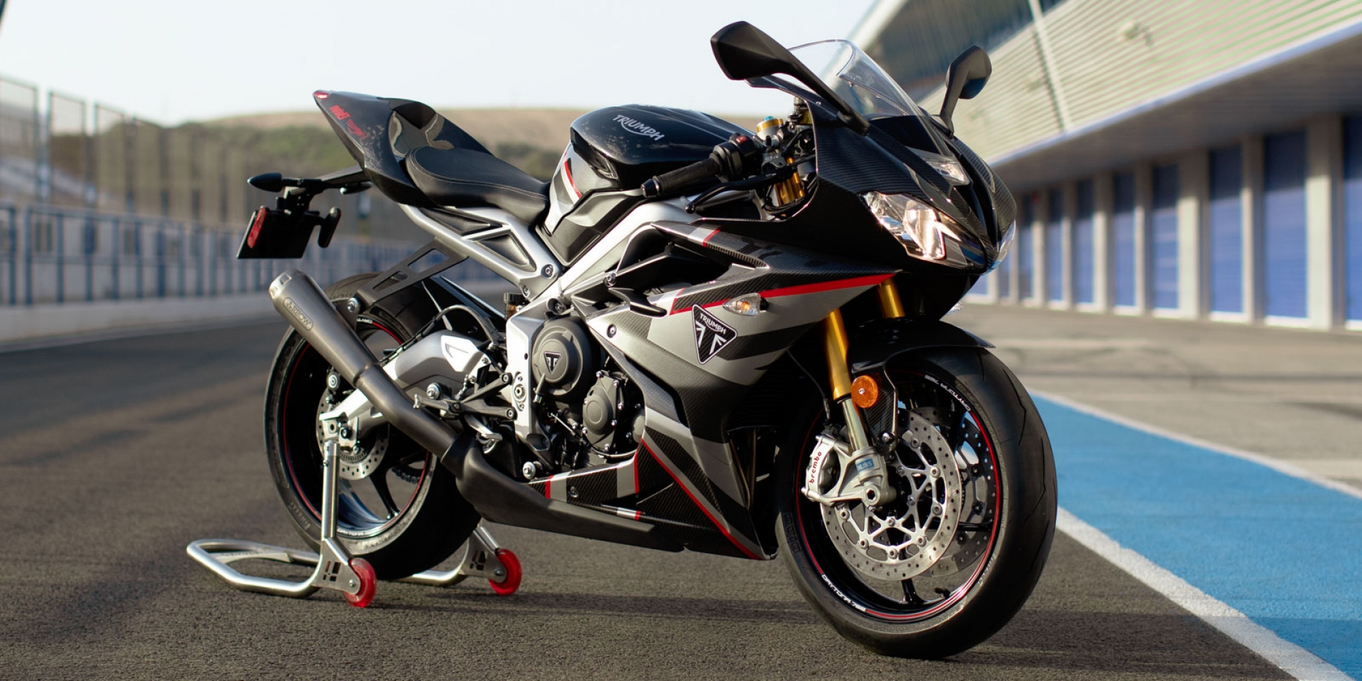 台灣凱旋總代理 安東貿易客訂導入Daytona Moto2 765 Limited Edition，Street Triple R預購活動享53.8萬 贈精品