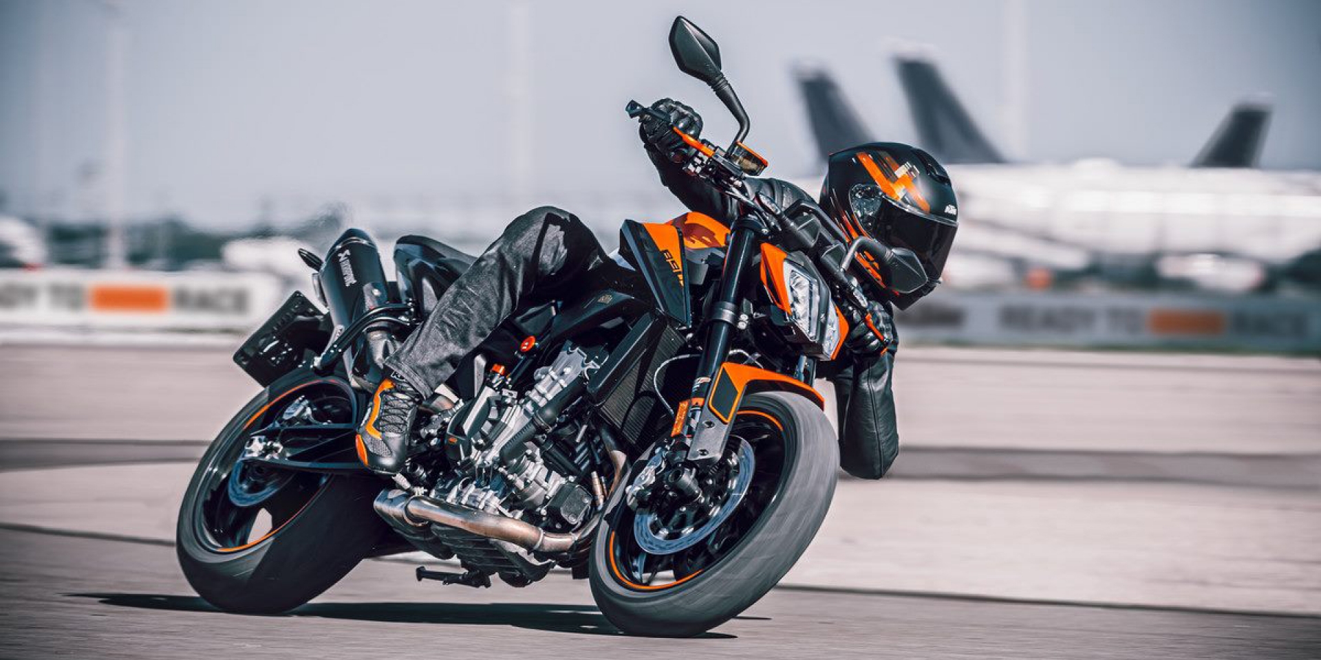 排量升級、性能精進！2021 KTM 890 DUKE 海外發表