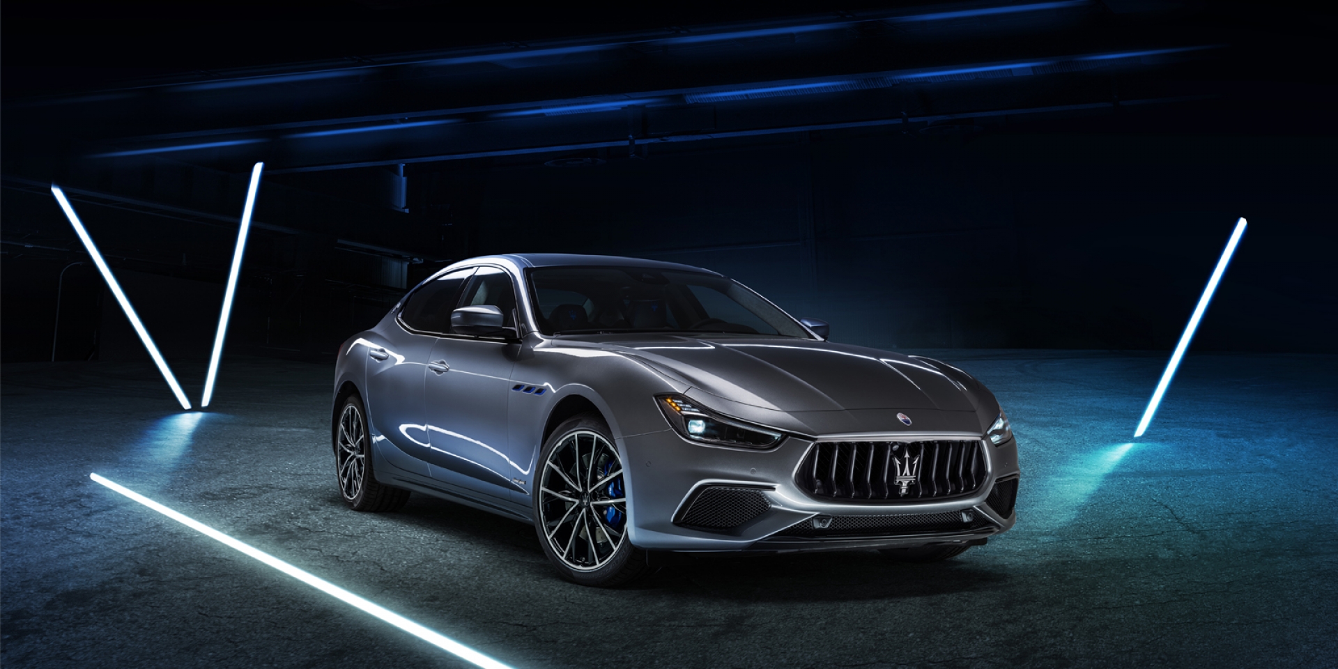 引燃，傳奇再續！Maserati Ghibli Hybrid 馭風電掣，正式亮相