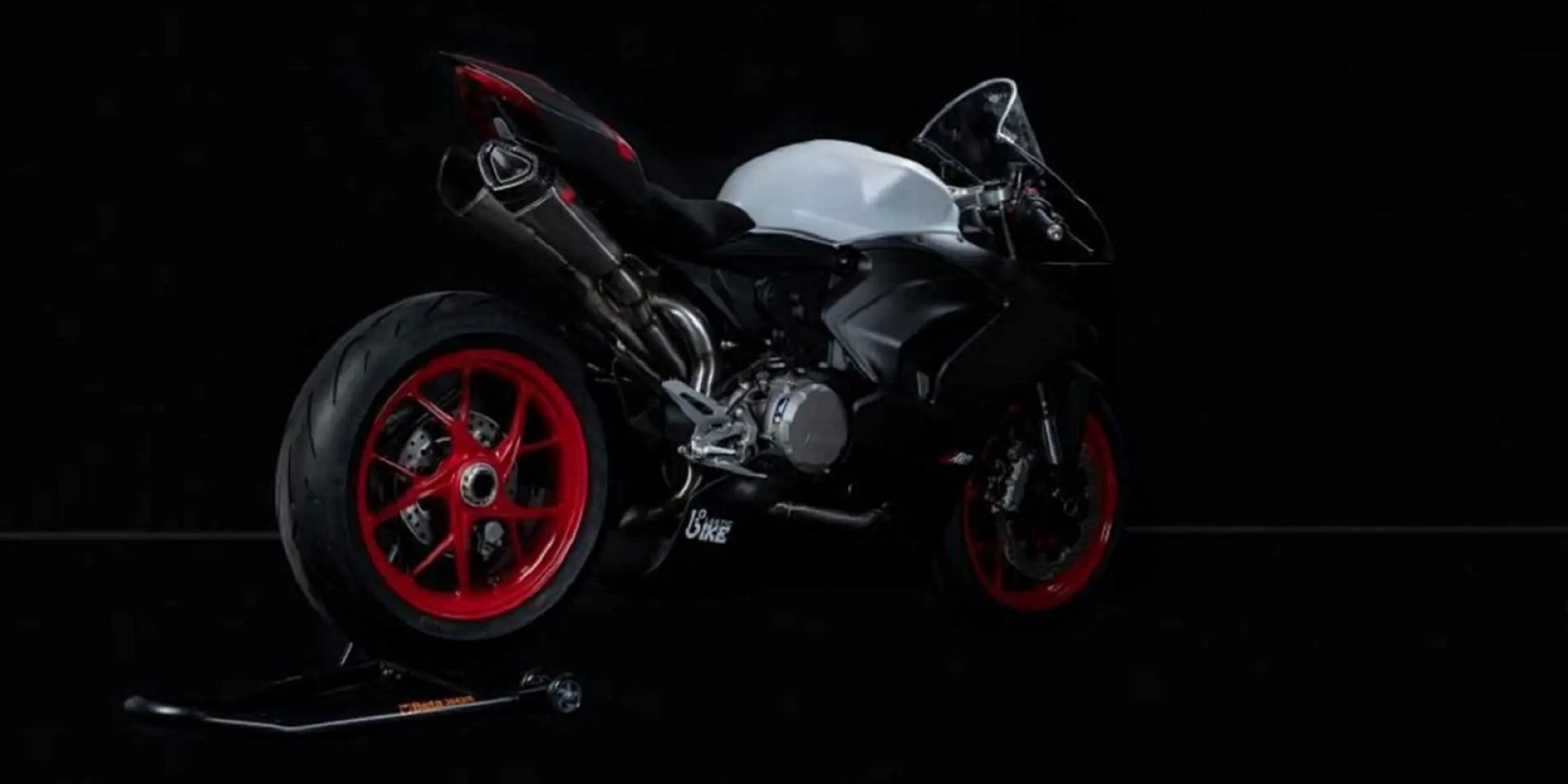 排氣管上繞又增強動力表現！Zard推出Ducati Panigale V2賽道套件