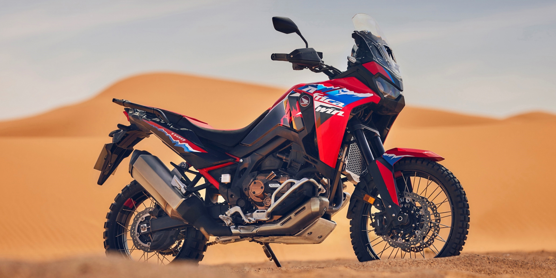 扭力+7%、電子懸吊、無內胎鋼絲框、19/18輪框上身！2024 Honda Africa Twin/Adventure Sport 海外發表