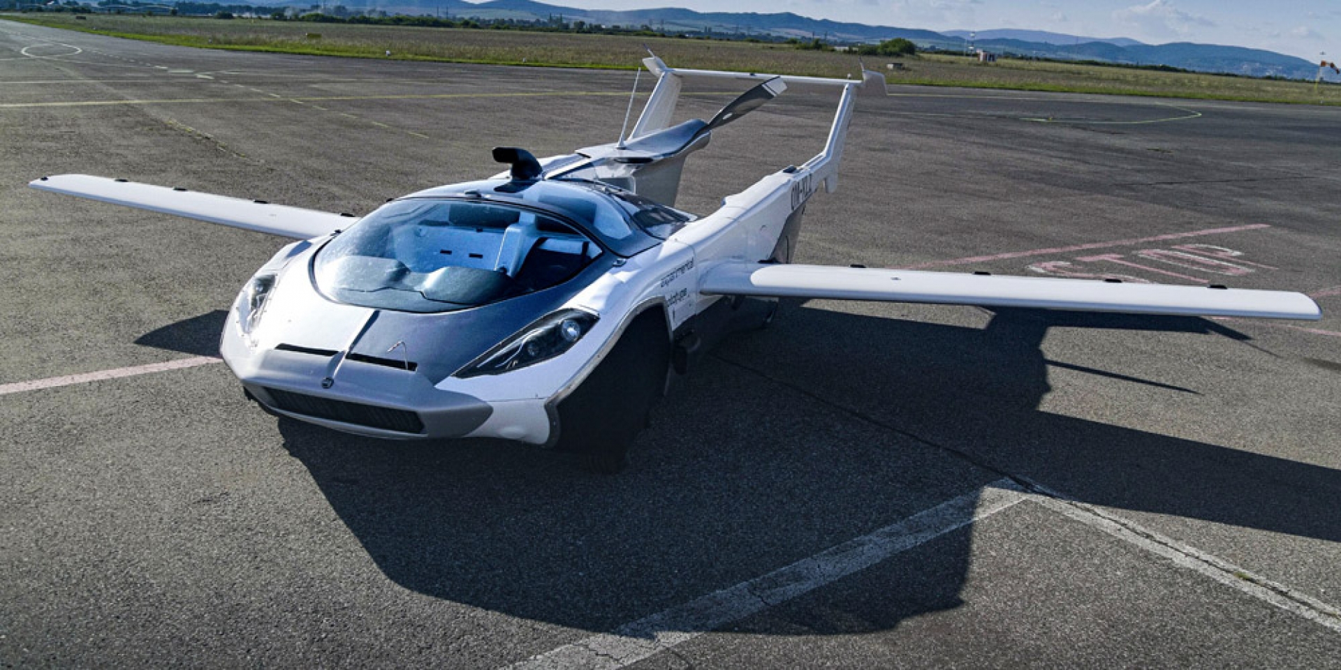 汽車飛上天！Klein Vision 「AirCar 」取得適航認證