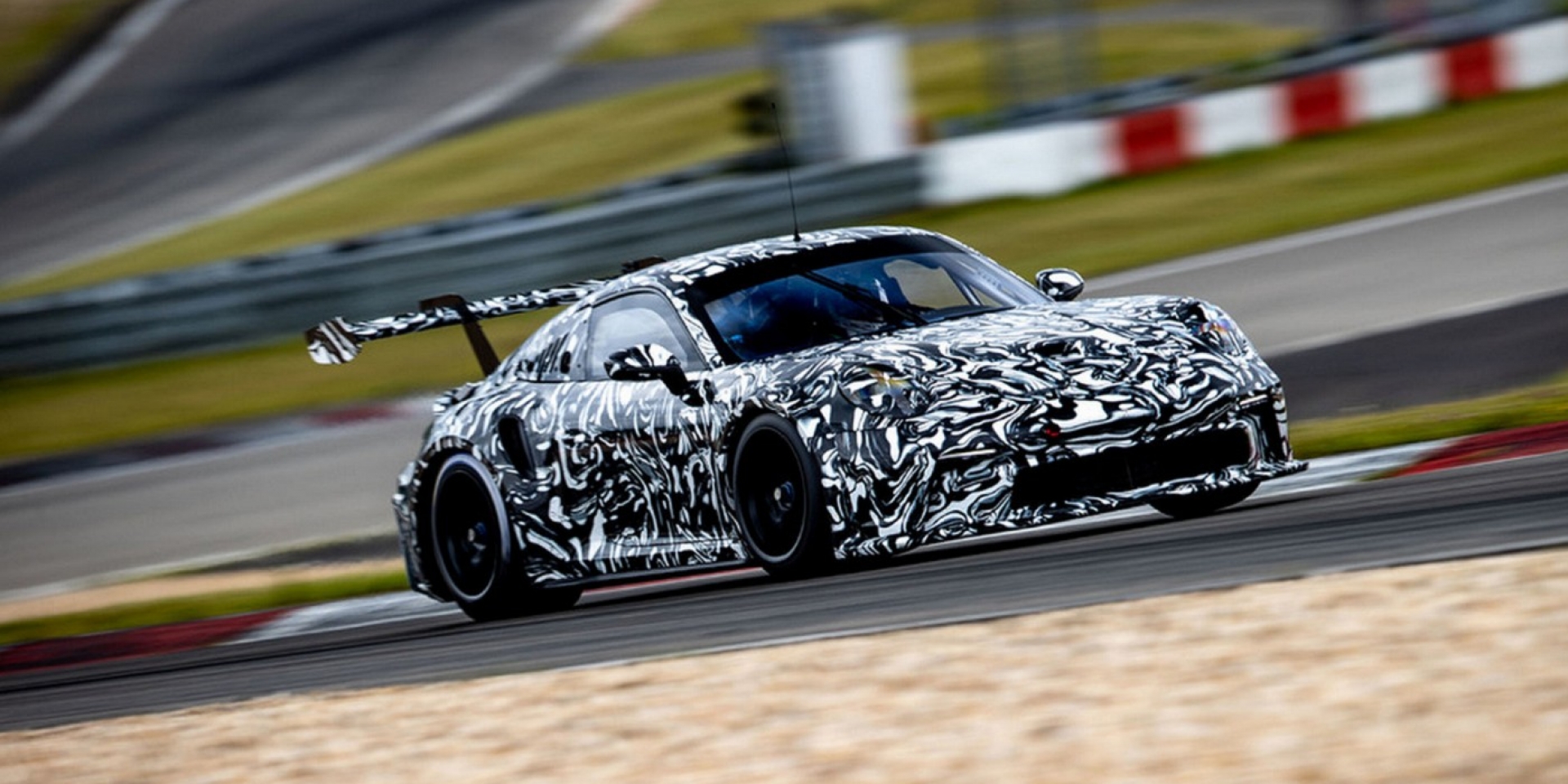 992新世代Porsche 911 GT3 Cup測試中，2021年正式參賽