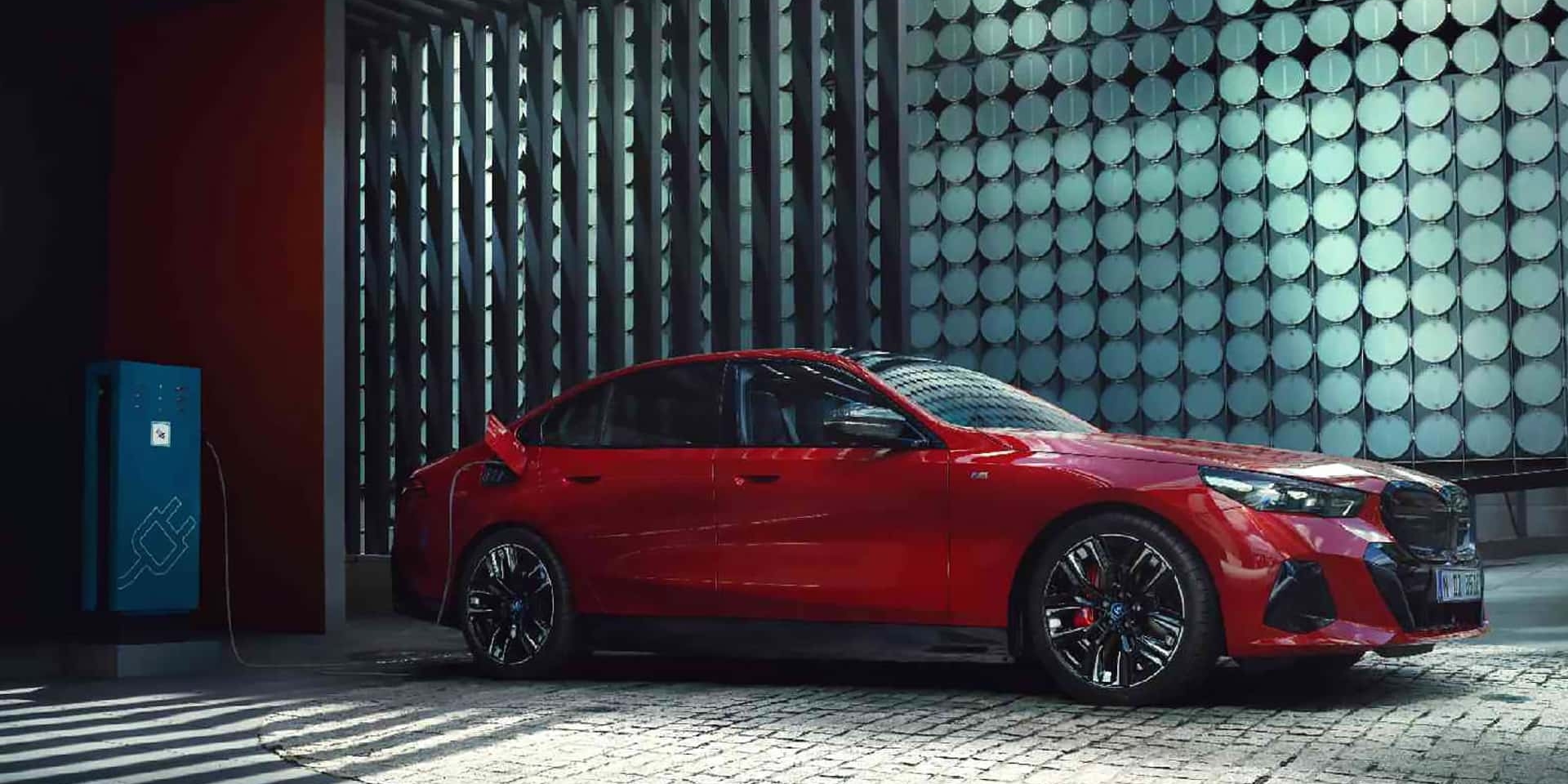 第八代BMW 5系列正式發表，i5純電版本打頭陣
