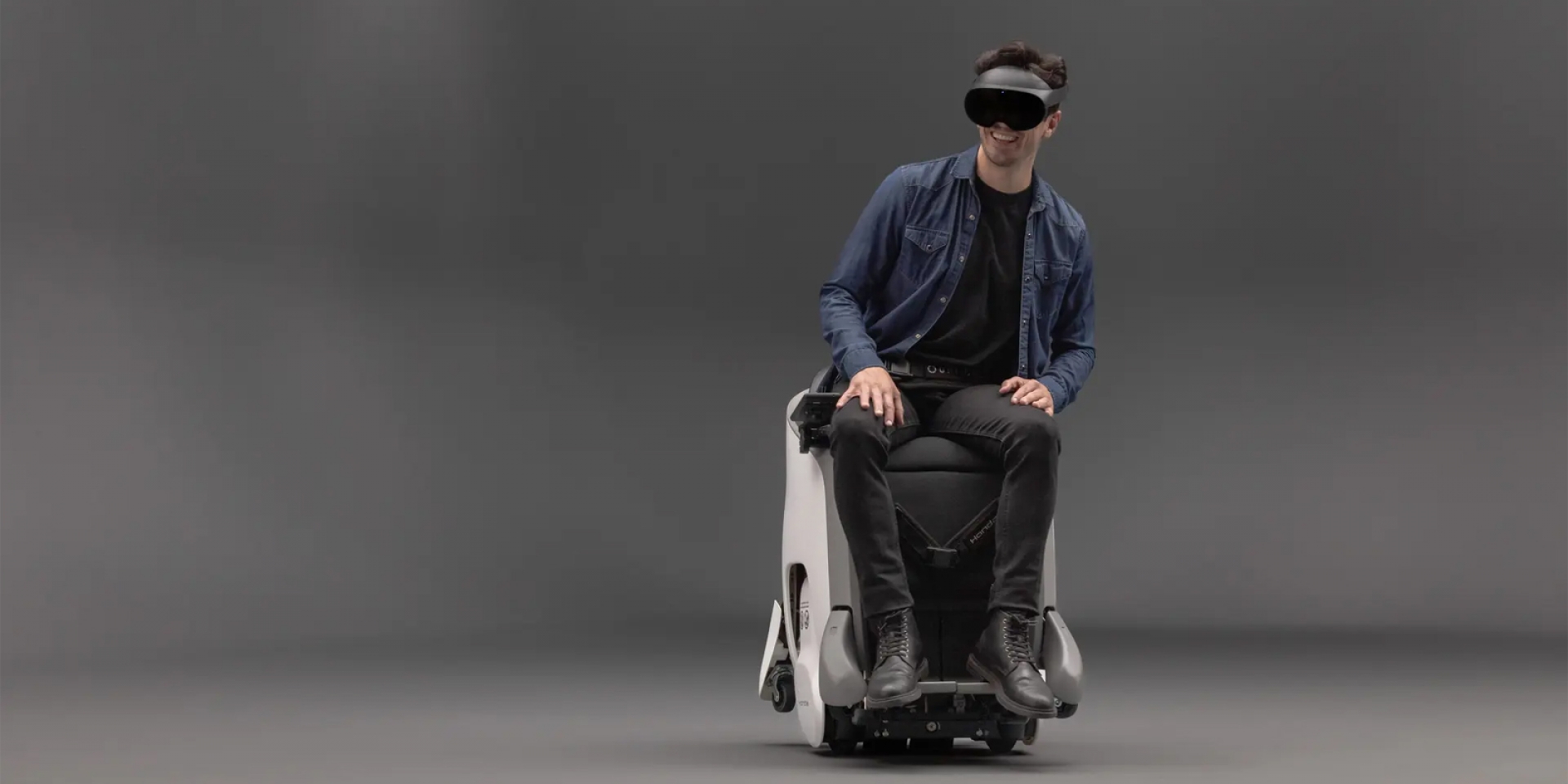 坐式個人行動載具配上VR虛擬實境！Honda UNI-ONE XR 展示全新行動體驗科技