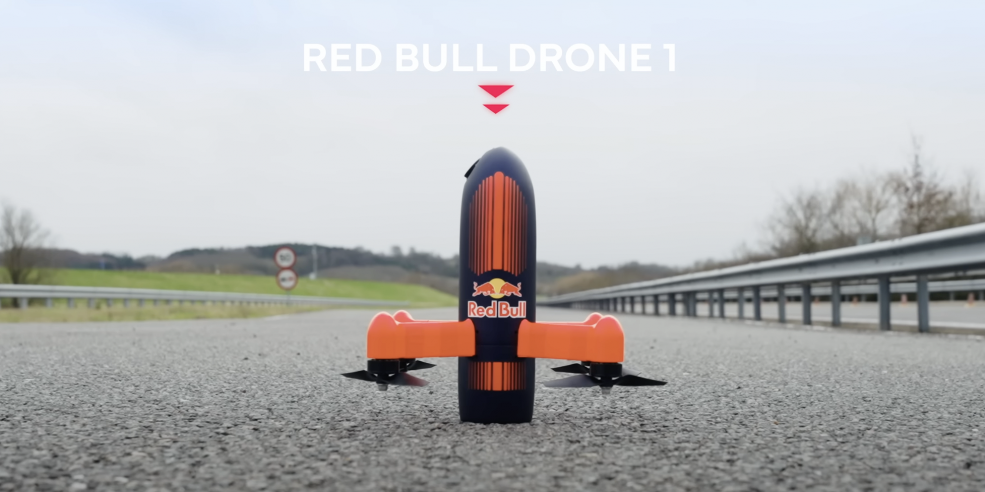 極速350km/h、可以跟著F1蕭呸賽道！Red Bull打造實驗性超狂空拍機！