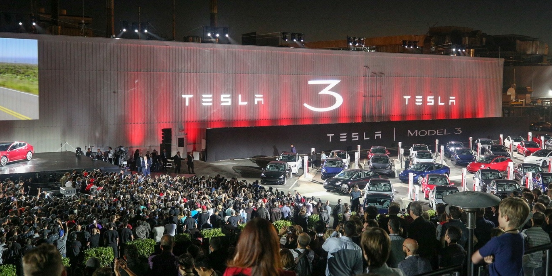 眾所期待終於現身，Tesla Model 3正式開始交車