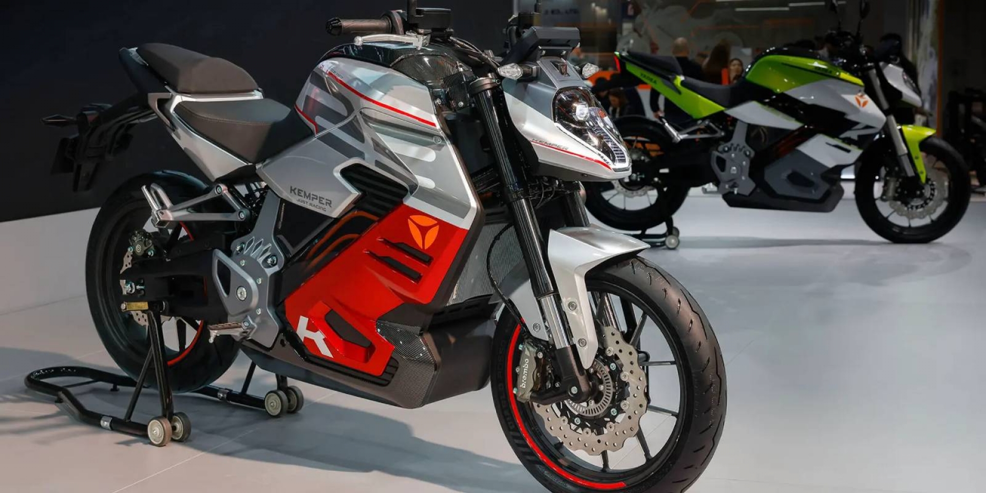 Yadea Kemper：23kW馬達、570Nm扭力、零百加速4.9秒、極速160公里的性能電動摩托車！
