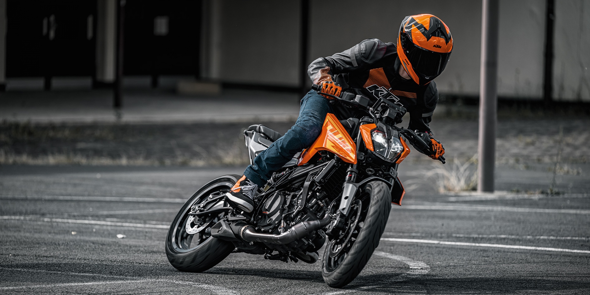 新引擎搭載、TFT儀表上身！2024 KTM 125/250 DUKE 雙車大改款海外發表