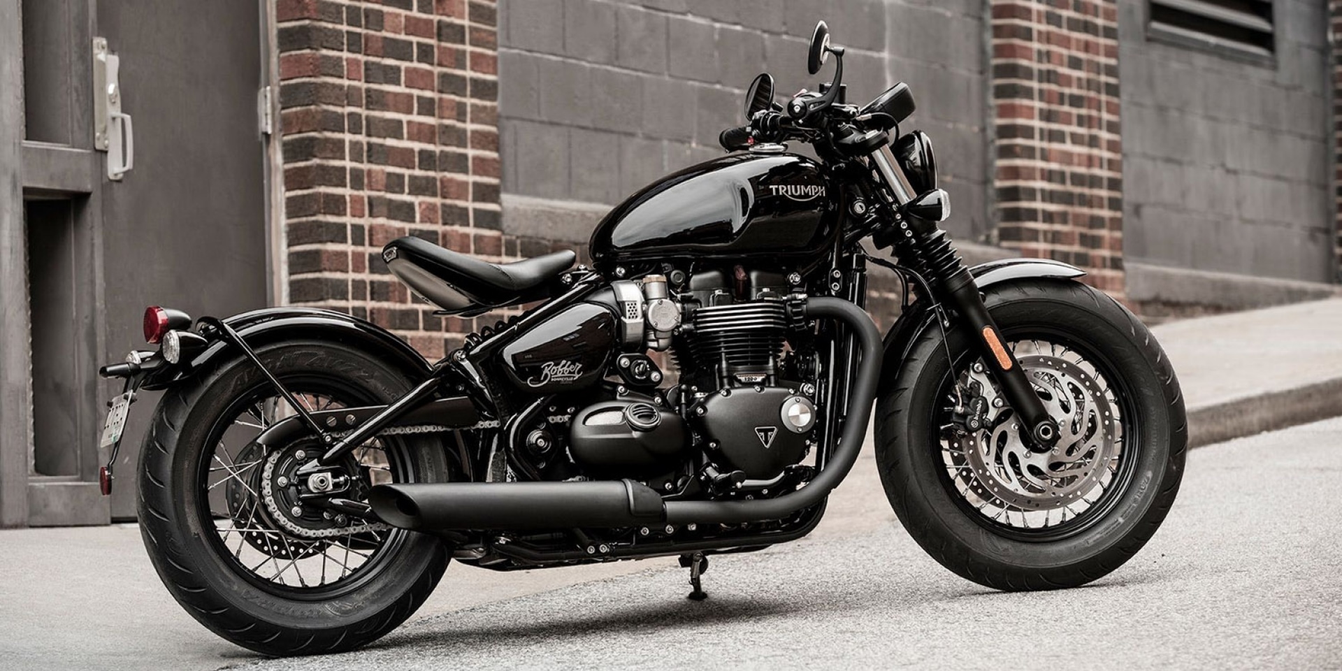 黑潮手工風。2018 TRIUMPH BONNEVILLE BOBBER BLACK