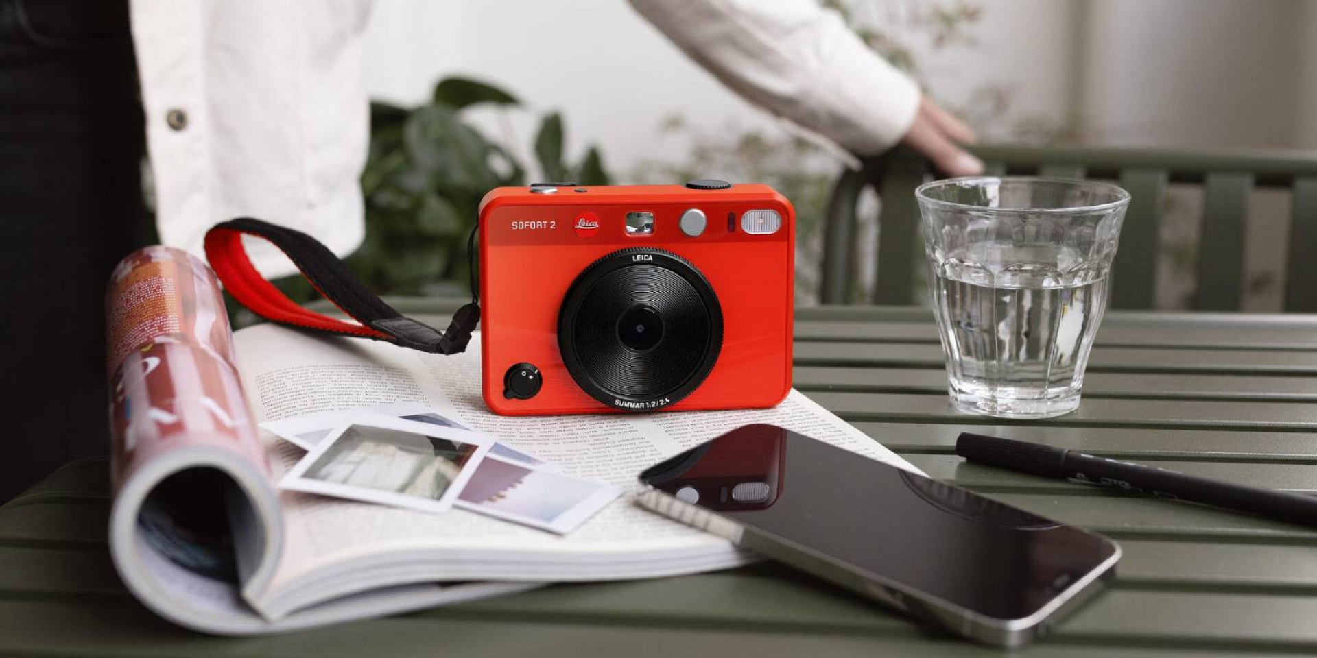 Leica SOFORT 2：1/5英寸CMOS、4.9 MP像素、f/2光圈的拍立得兼便攜式相片影印機！