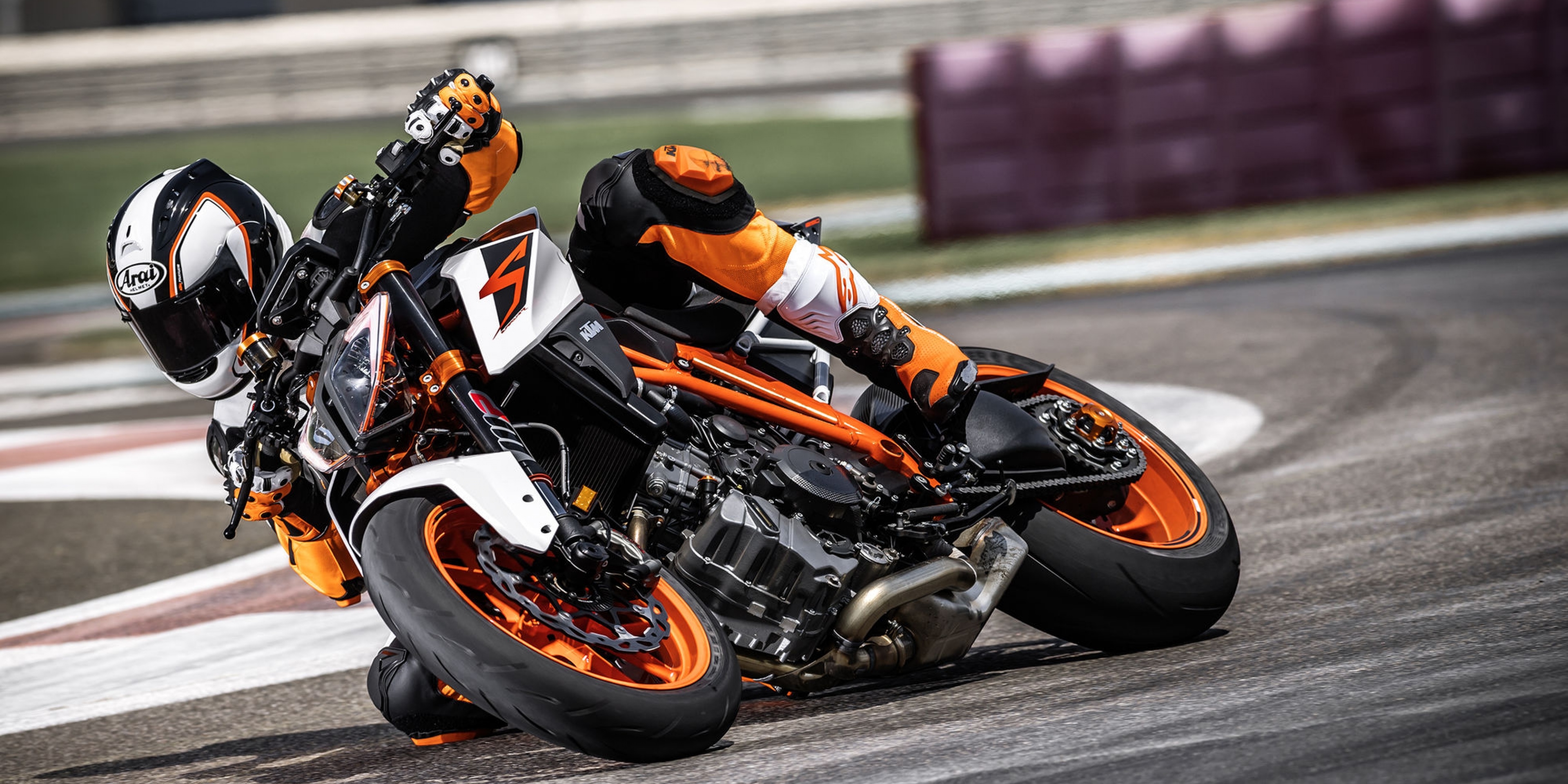 米蘭車展。猛虎發威 2017 KTM 1290 Super Duke R