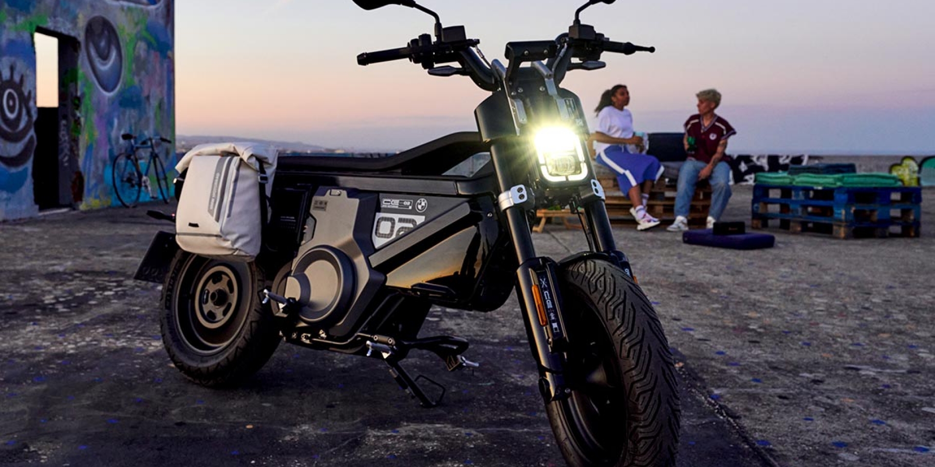 BMW Motorrad CE 02城市玩家電動神器 37.5萬元發表，讓你穿梭都市毫無障礙！