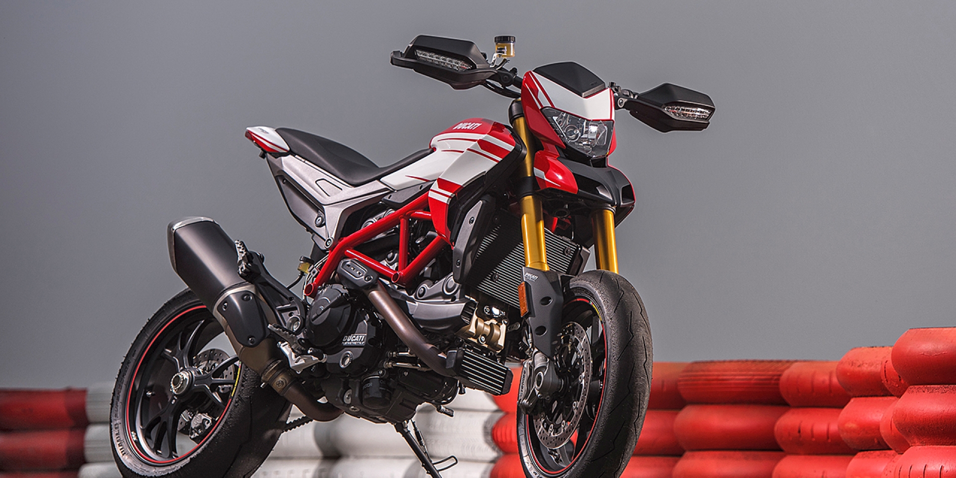 頂級規格登場。2017 Ducati Hypermotard 939 SP