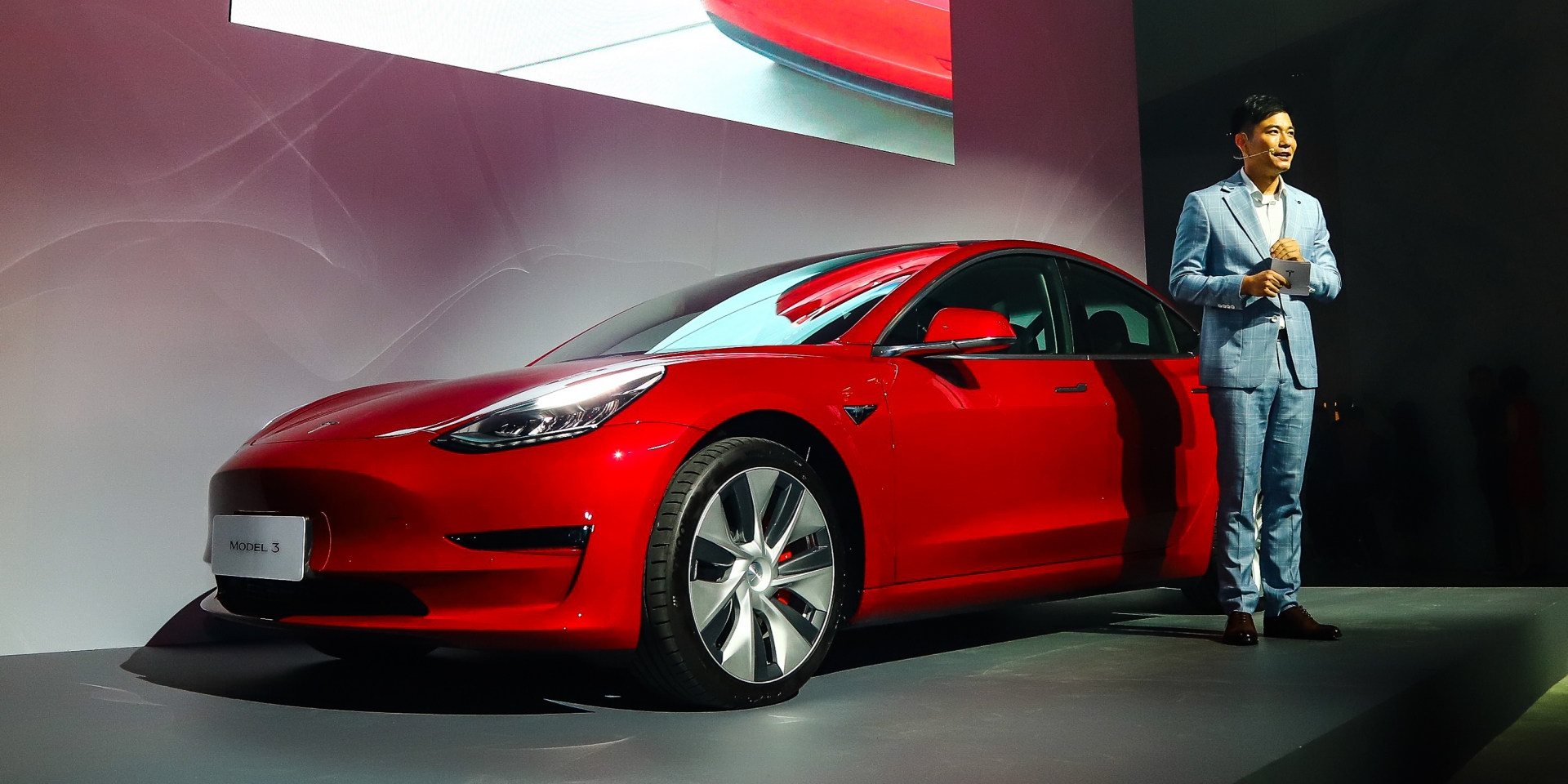 電動車市場震撼彈！Tesla Model 3只要155.99萬起正式發表！