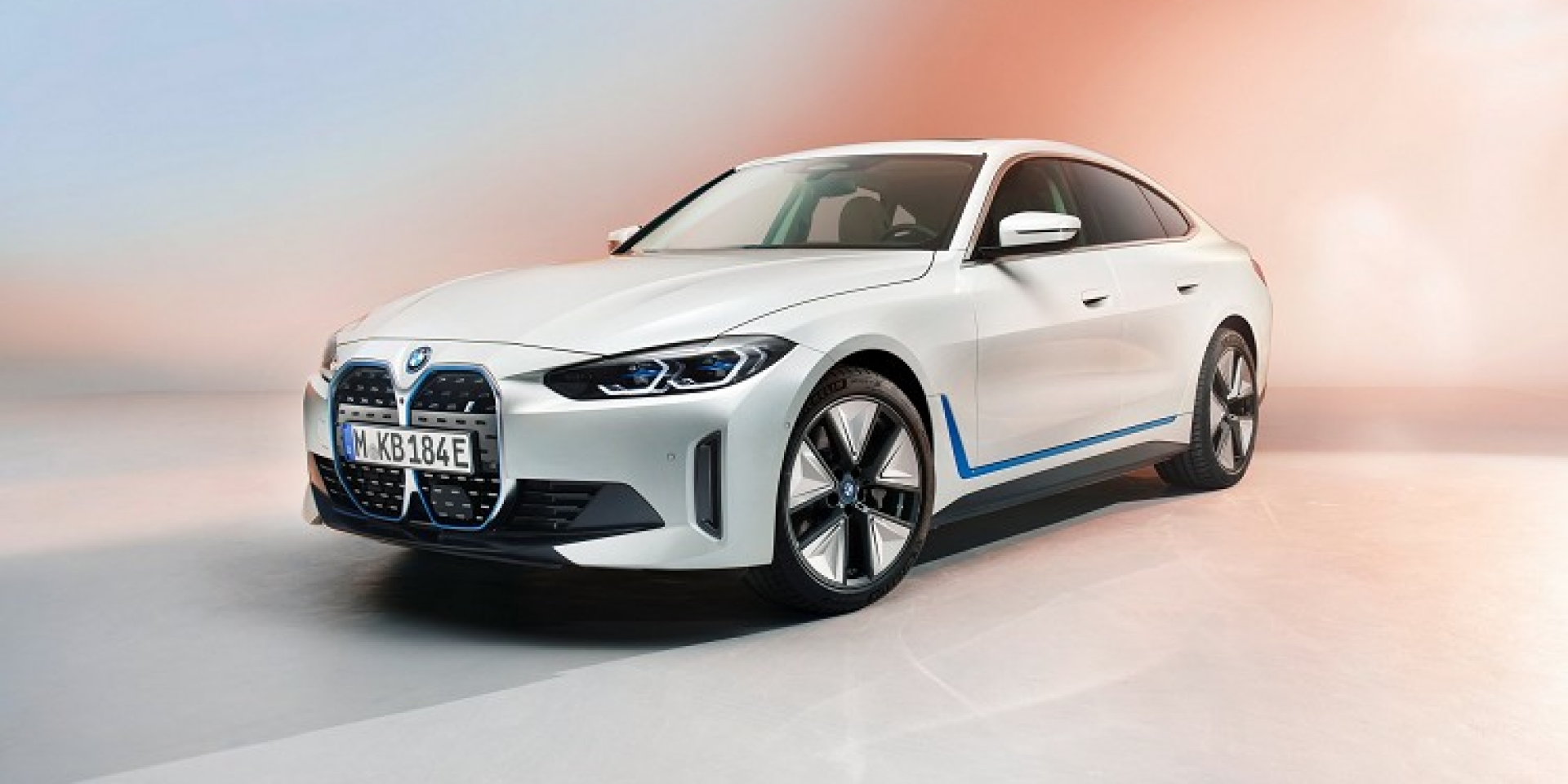 BMW 推出四門轎跑電動車i4，有望今年正式量產