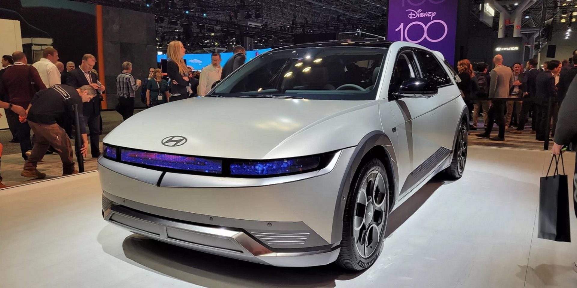 Disney 100週年紀念車即將登場！Hyundai Ioniq 5 Disney100 Platium Concept於紐約車展亮相