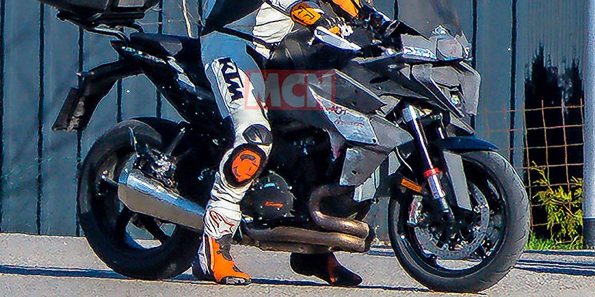 昆蟲頭掰掰！KTM 1290 Super Duke GT間諜照流出