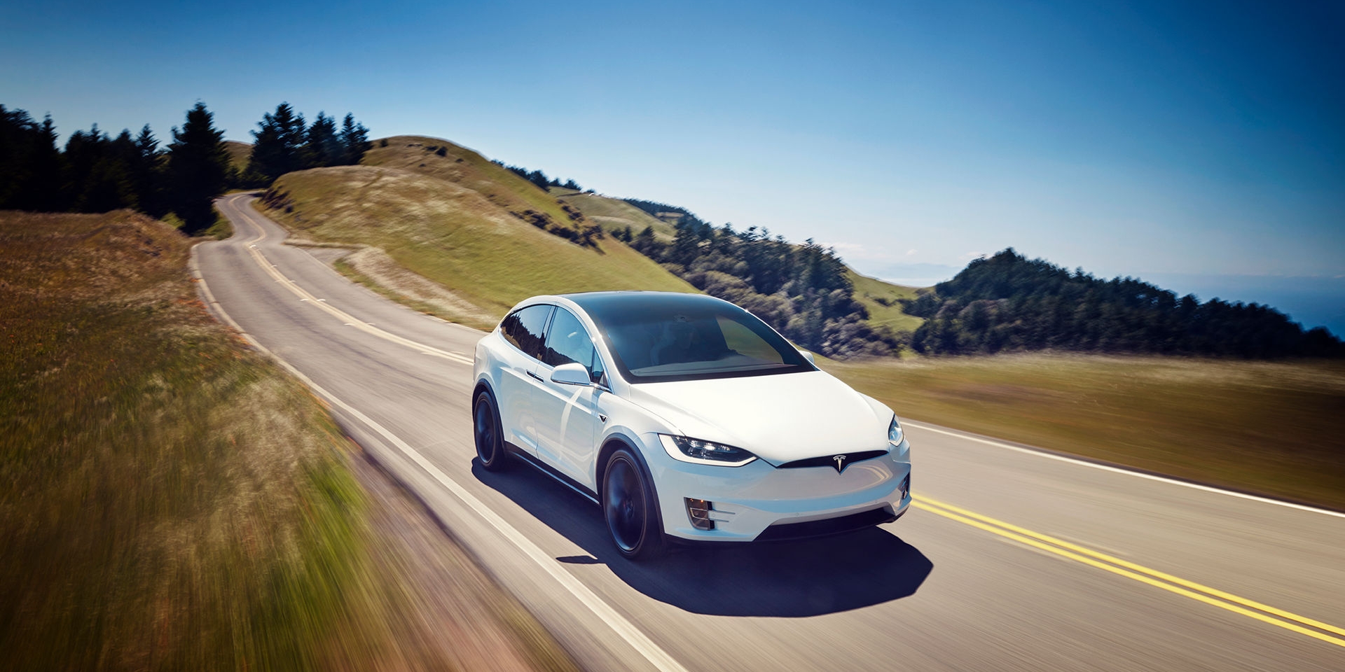 Tesla軟體更新擁有新功能 自動駕駛、語音控制更精進！