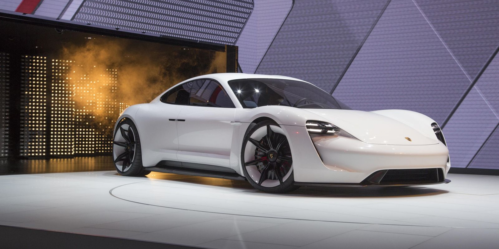 就是愛電動車！Porsche Taycan車主大部分來自Tesla！