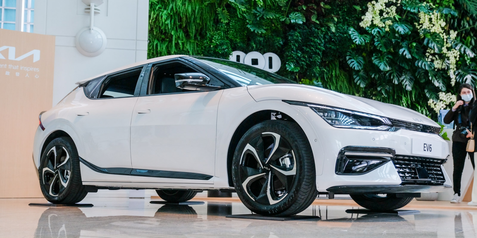 KIA全新電動車EV6進駐台北101 預告今年第二季 三種編成即將上市 