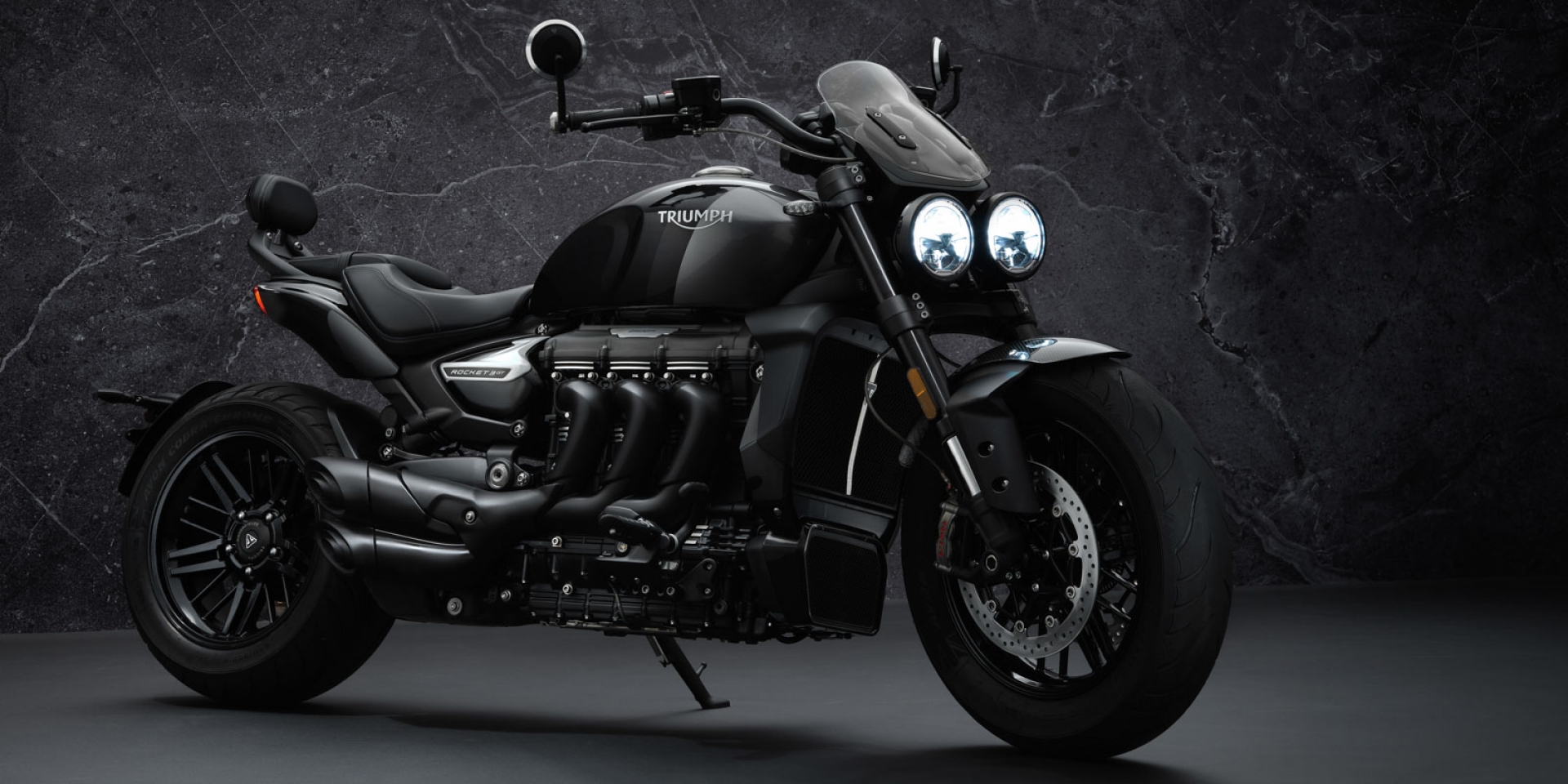 TRIUMPH Rocket 3 R Black/GT Triple Black 黑 就是帥！