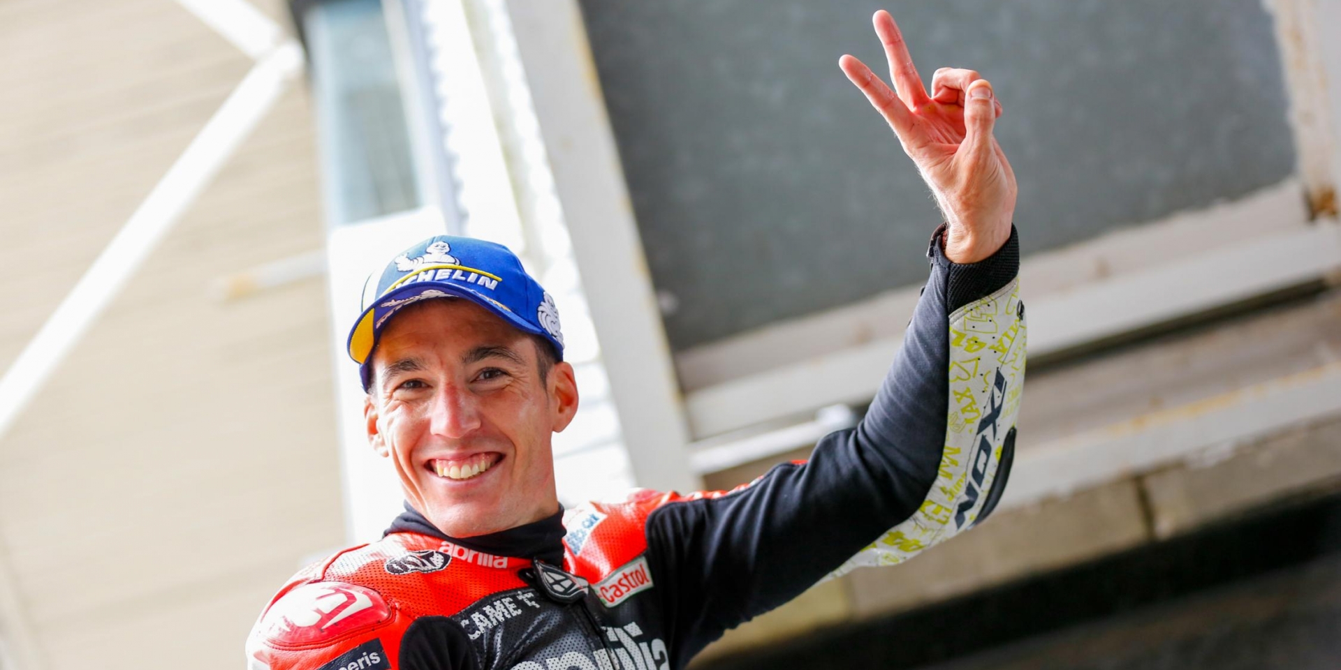 APRILIA真的登上頒獎台啦！Aleix Espargaro：這次的勝利就像是夢一樣的不真實！我始終相信我們的團隊與目標！