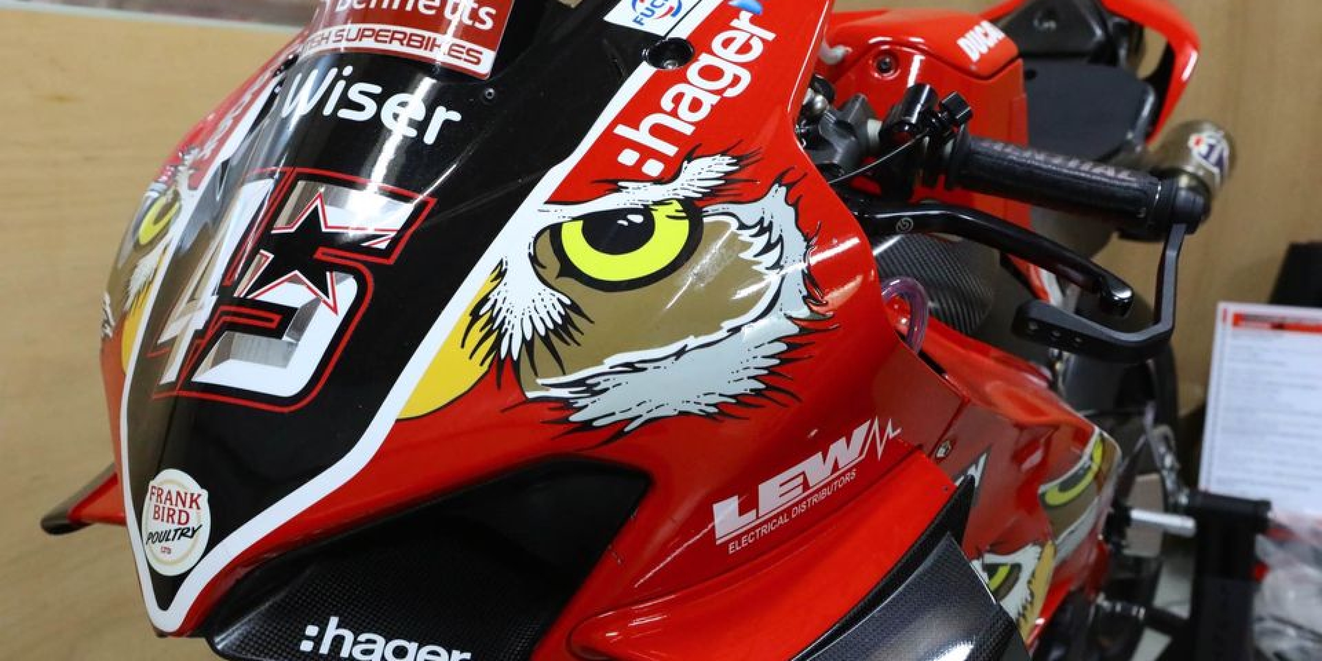 賣車成為顯學？Scott Redding 2019年比賽車Panigale V4公開發售！