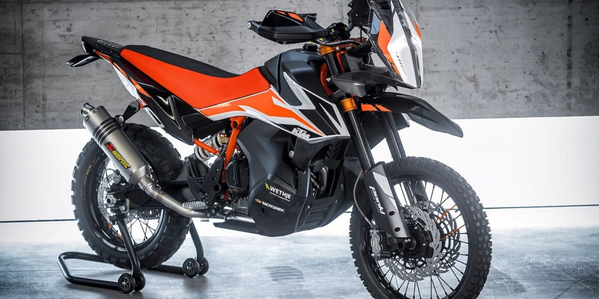 KTM 2019年新樣式曝光。790 Adventure R原型車