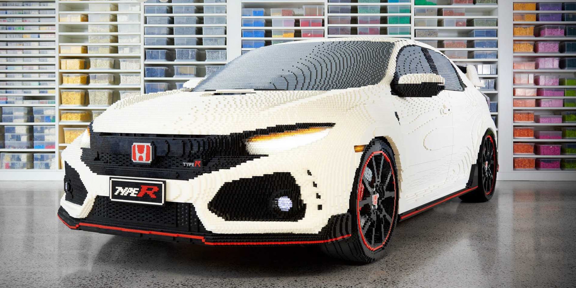 1300多小時、32萬多塊積木1：1組建而成！The LEGO「 HONDA Civic Type R」