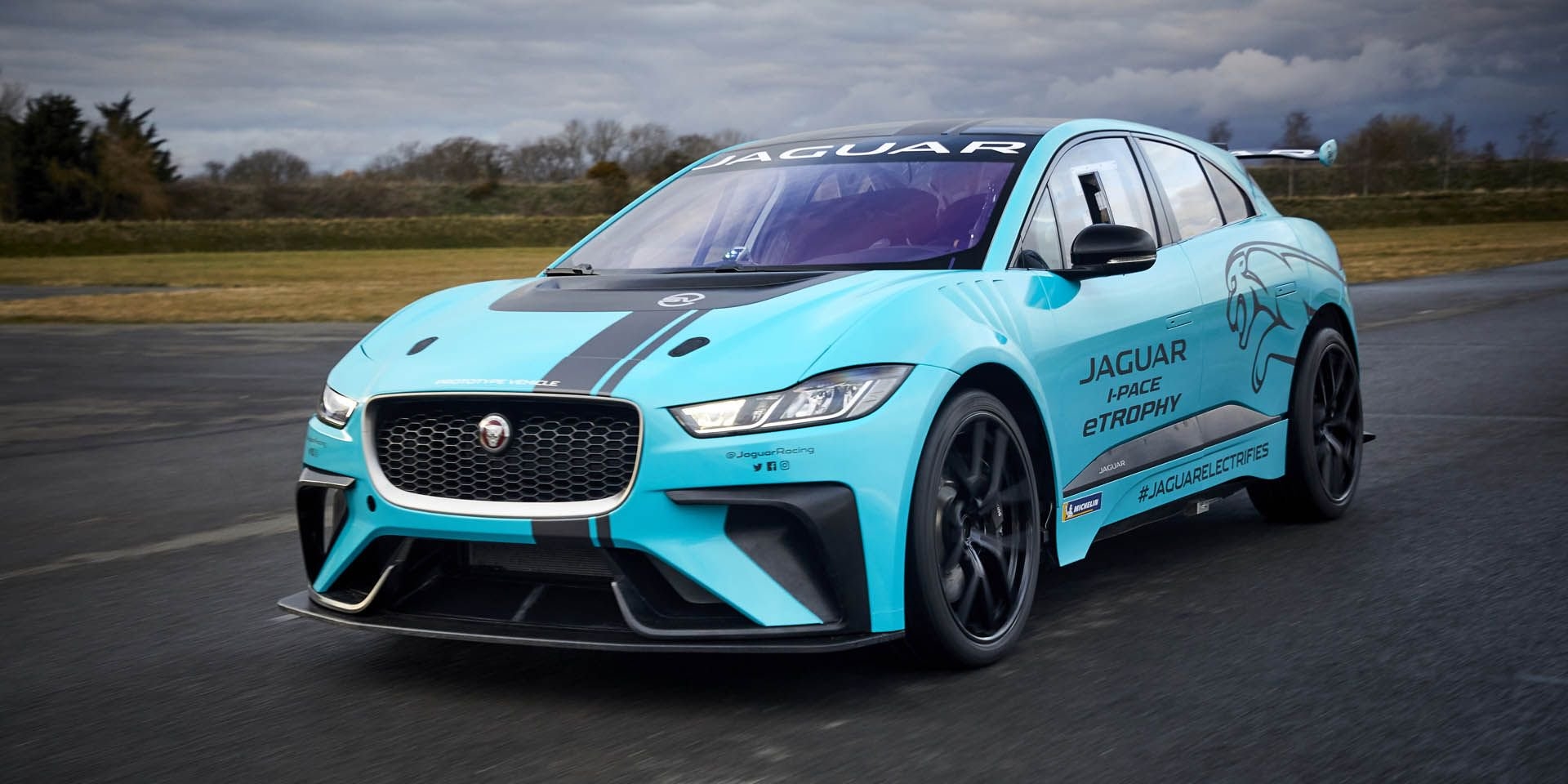 電動賽車的戰爭序曲，Jaguar I-Pace eTrophy Racer發表