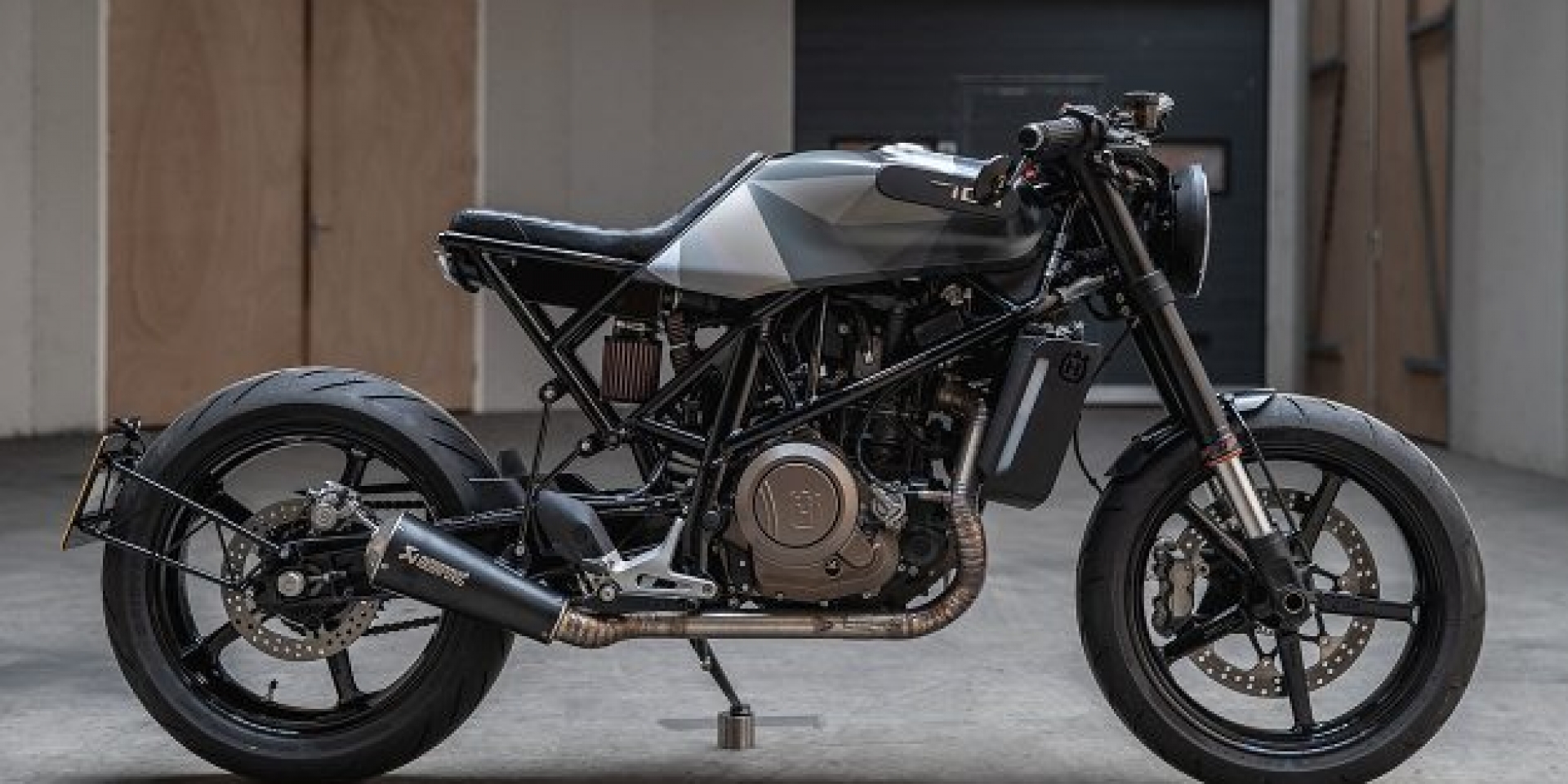 格雷的十三道陰影-HUSQVARNA VITPILEN 701 Custom By Ironwood