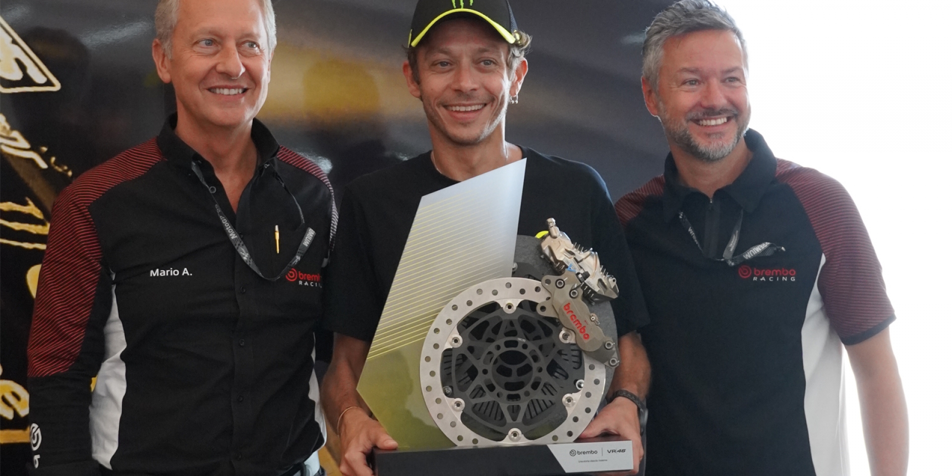 Brembo頒發特製煞車卡鉗獎盃給Valentino Rossi！