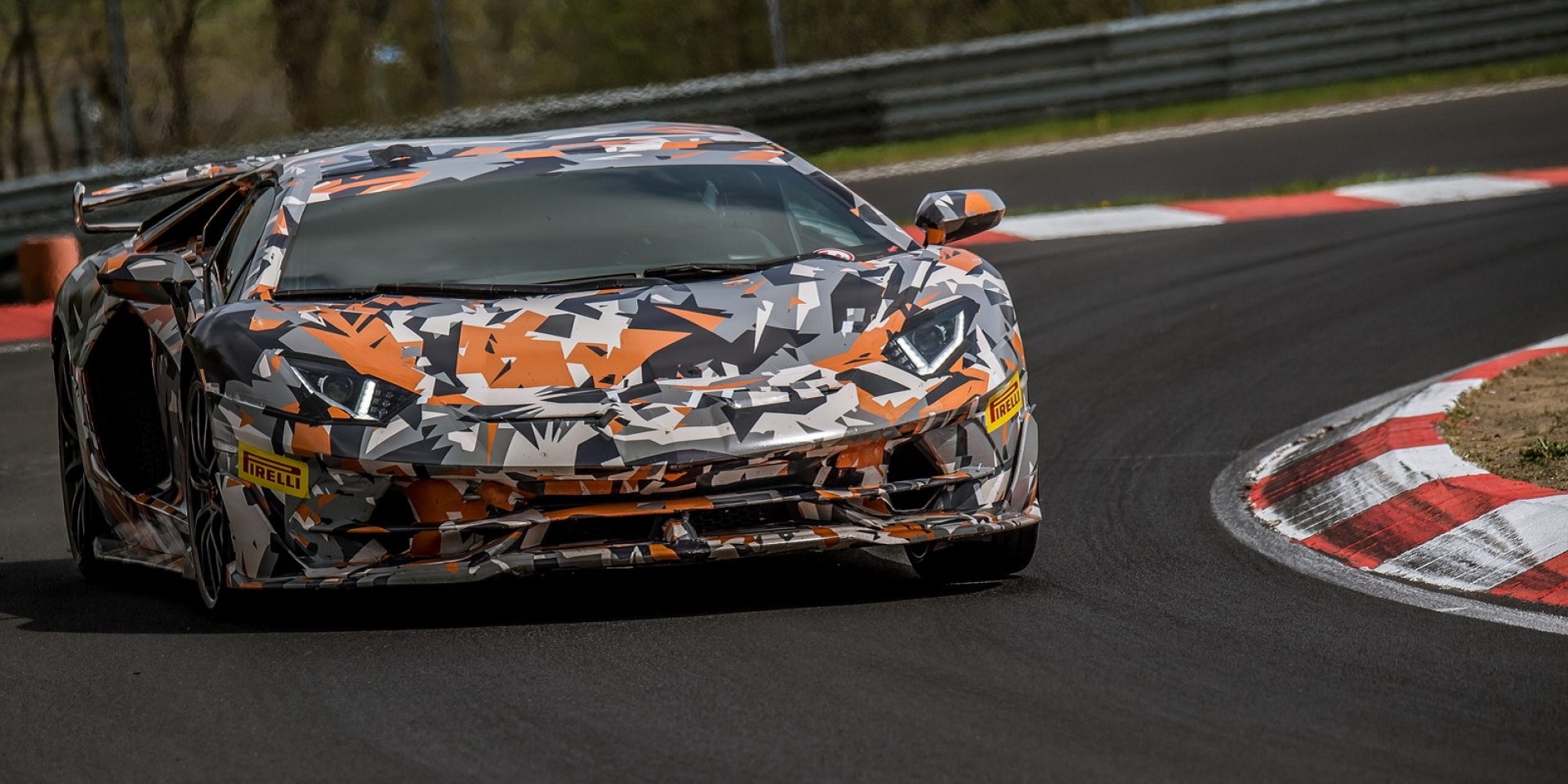 Lamborghini打破Porsche GT2 RS紐柏林紀錄，成績為6分44秒97(內附車載畫面)