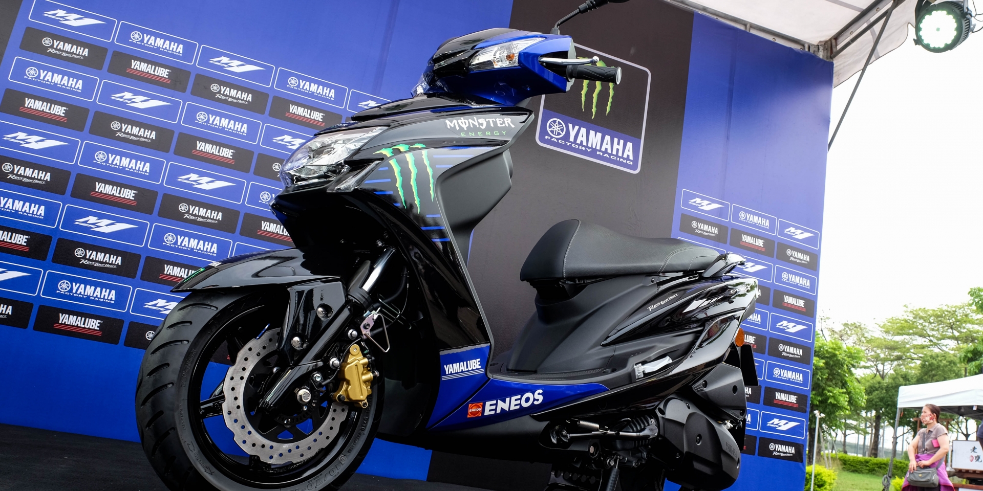 Monster魔爪、GP廠隊塗裝上身！CYGNUS-X Monster Energy Yamaha MotoGP Edition正式亮相。