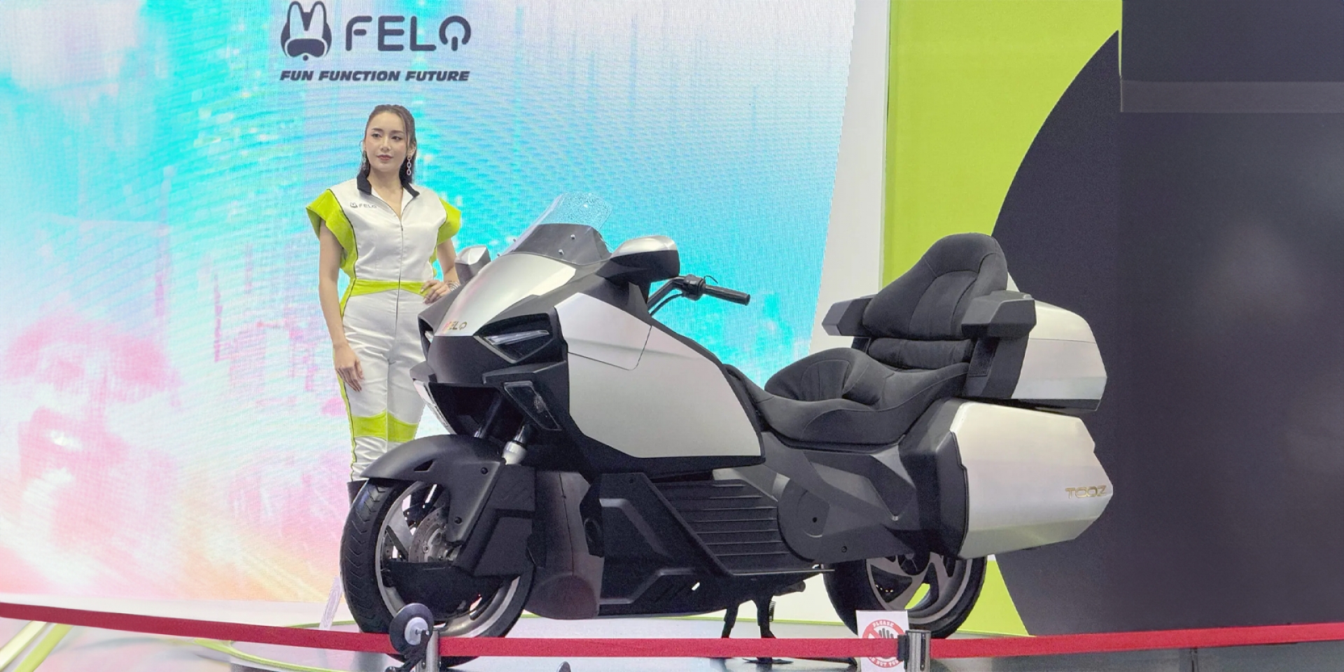 Felo TOOZ ：極速201公里、續航720公里、零百加速3.5秒、12吋TFT儀表、6聲道音響的電動摩托車！