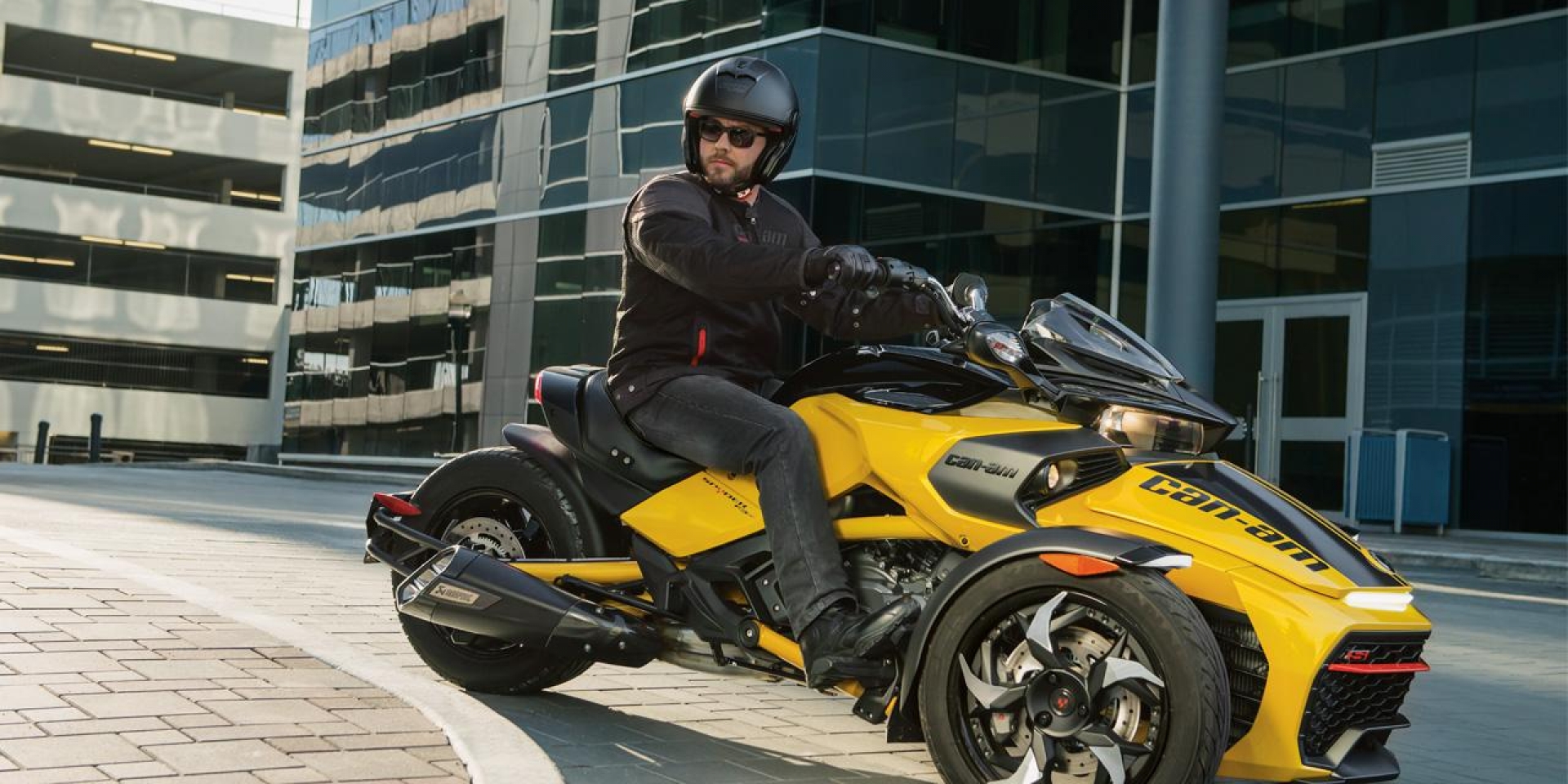 Daytona 500大賽紀念版。Can-Am Spyder F3-S Daytona 500 Edition