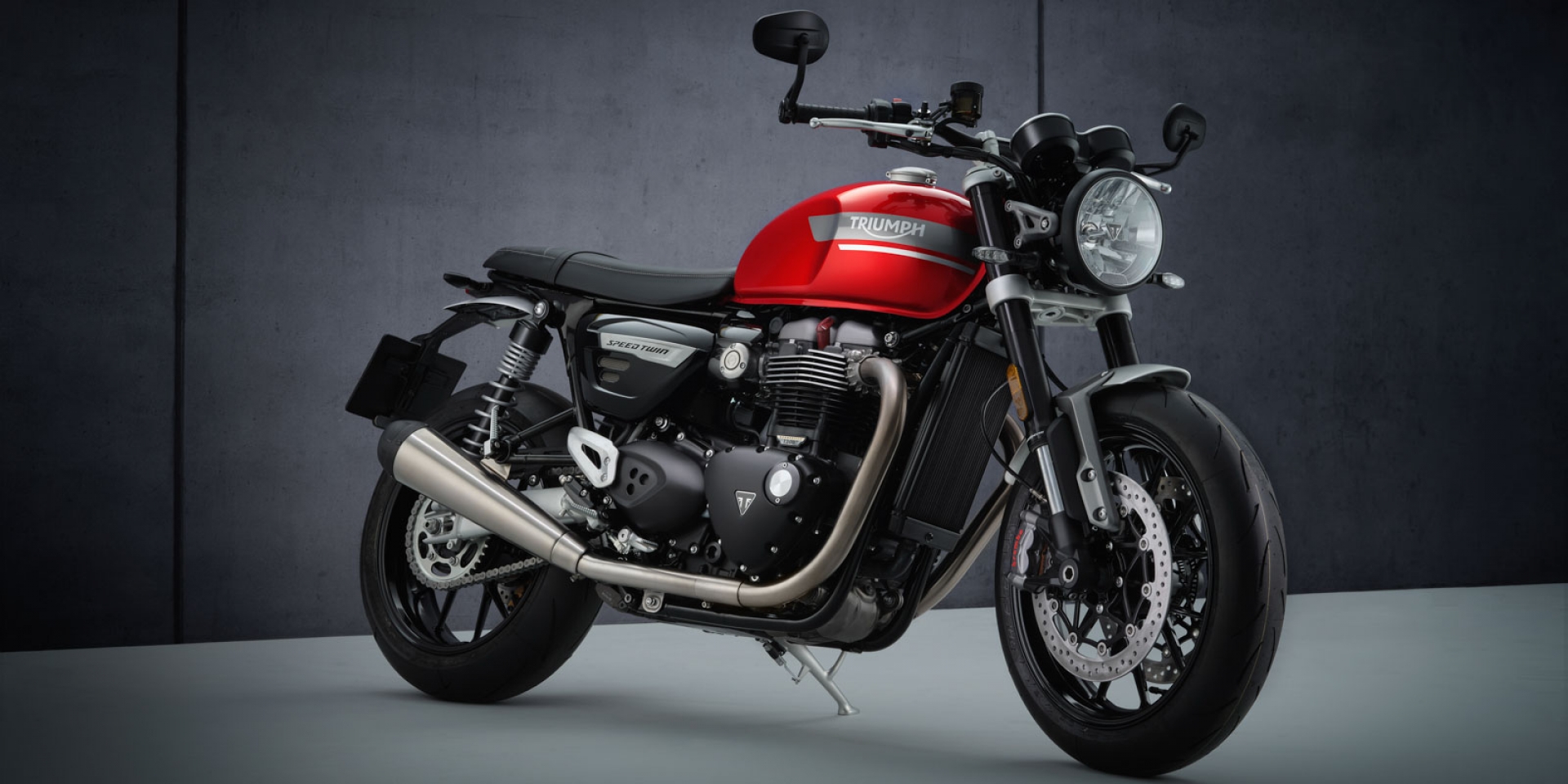 經典依舊 配備動力升級！2021 TRIUMPH SPEED TWIN SUPERMOTO8