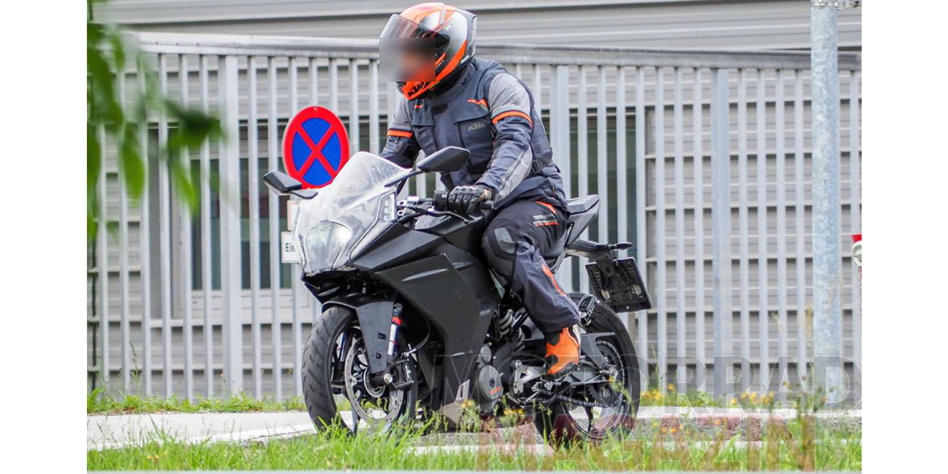 全新外觀設計上身！KTM RC 390改款測試車曝光