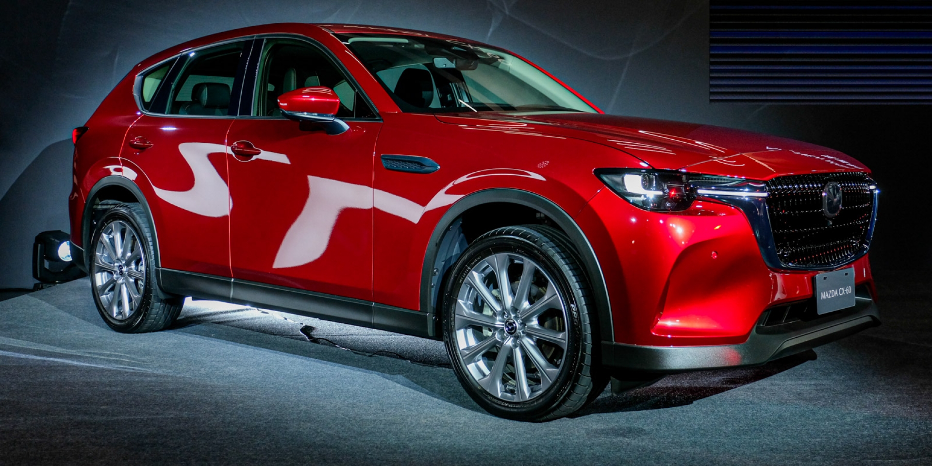 MAZDA CX-60 同級唯一縱置後驅 SUV 預售價 120 萬元起 預售起跑